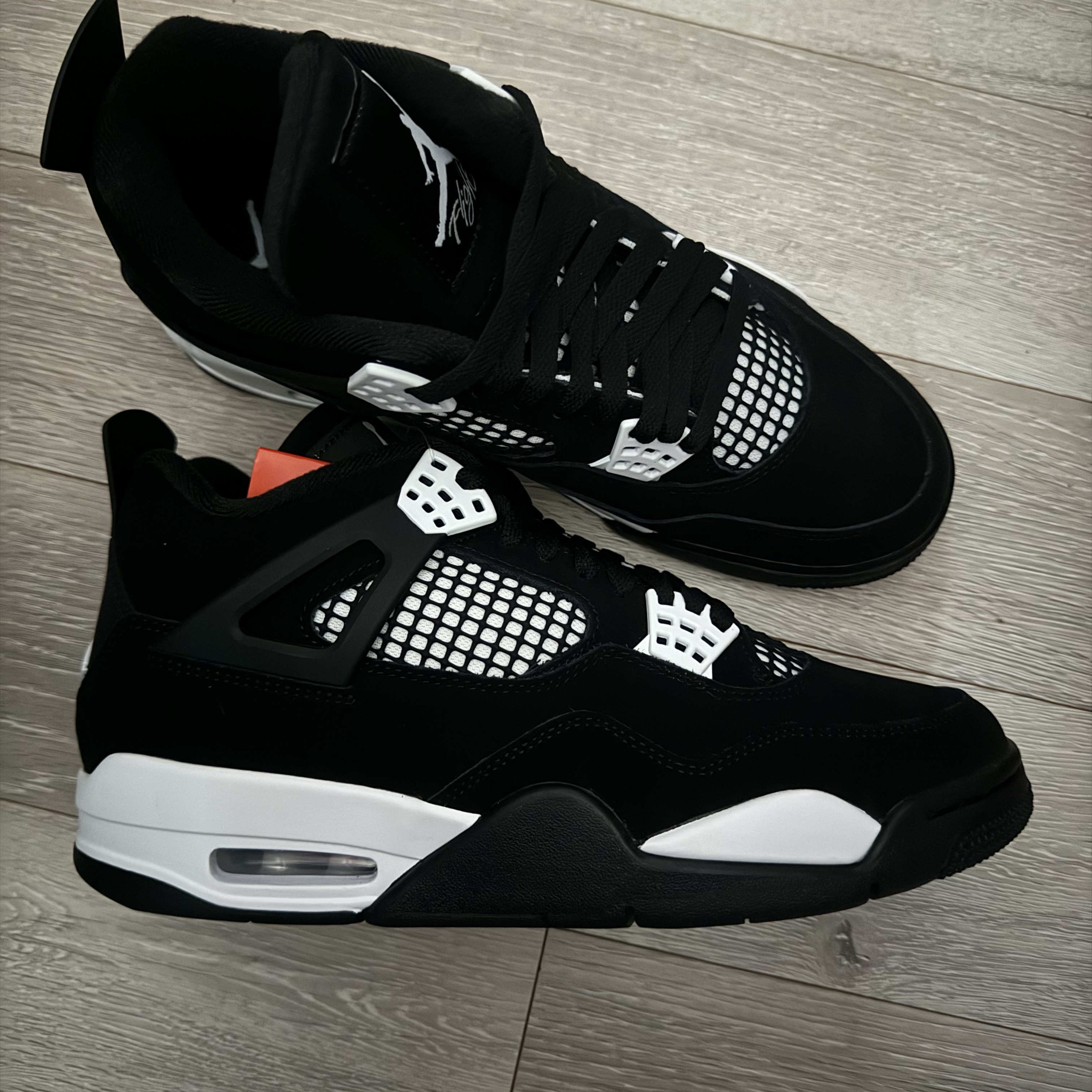Jordan 4 Retro White Thunder 착용 스타일