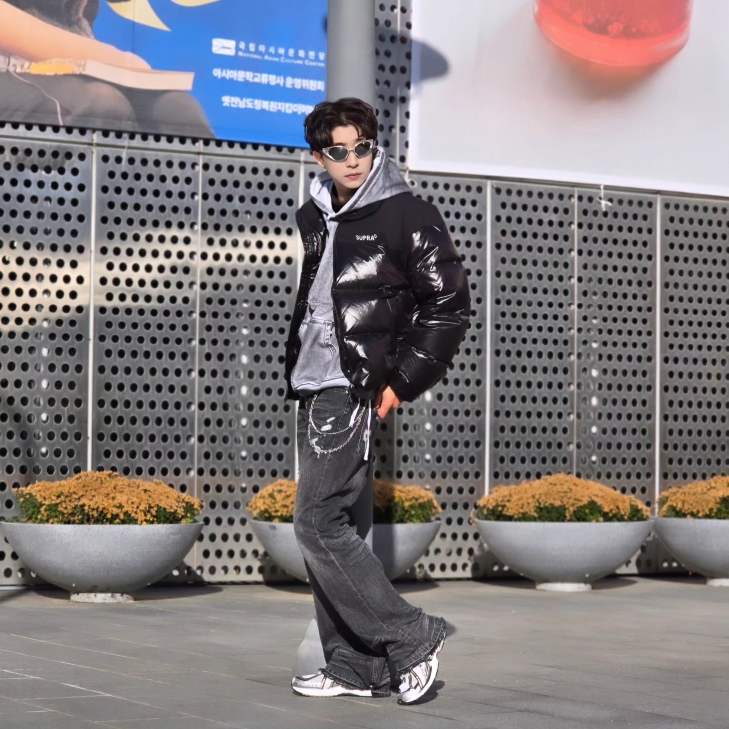 Flavorism Oversized Rivet Hoodie Dirty White, New Balance 1906R White Gold 착용 스타일 - 3
