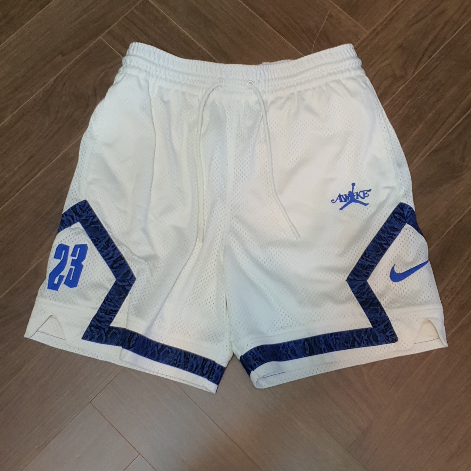 Jordan x Awake NY Diamond Shorts Sail (FQ5449-134) 착용 스타일