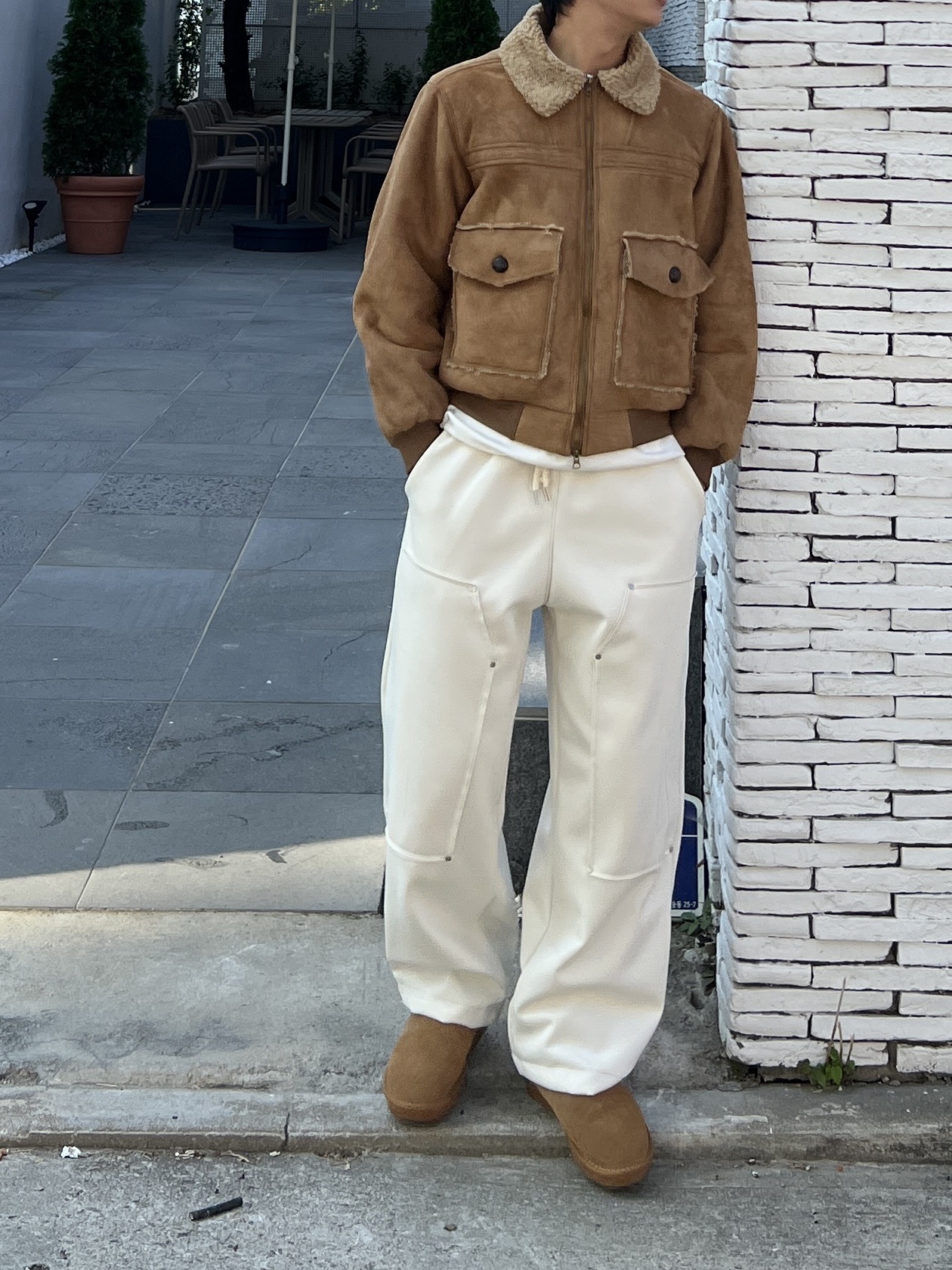 UGG Tasman Slipper Chestnut 착용 스타일 - 3