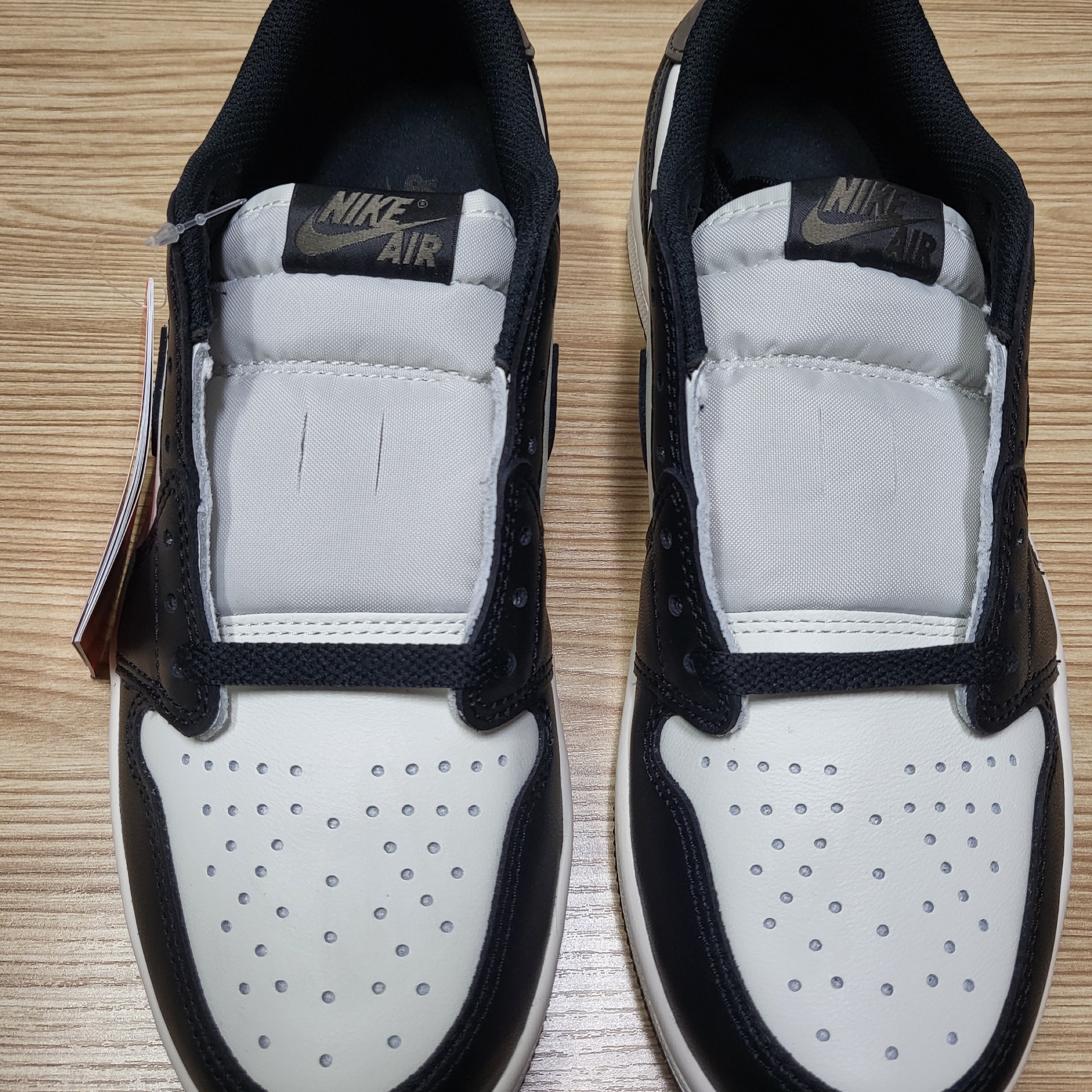 Jordan 1 Retro Low OG Mocha 착용 스타일