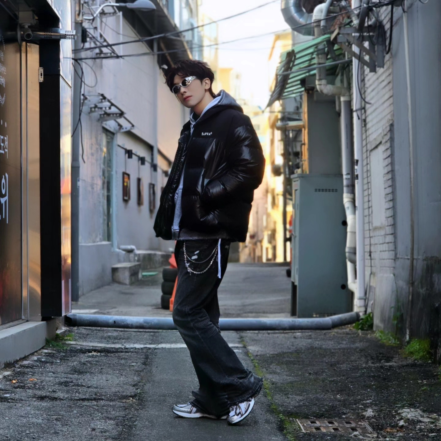 Flavorism Oversized Rivet Hoodie Dirty White, New Balance 1906R White Gold 착용 스타일 - 5