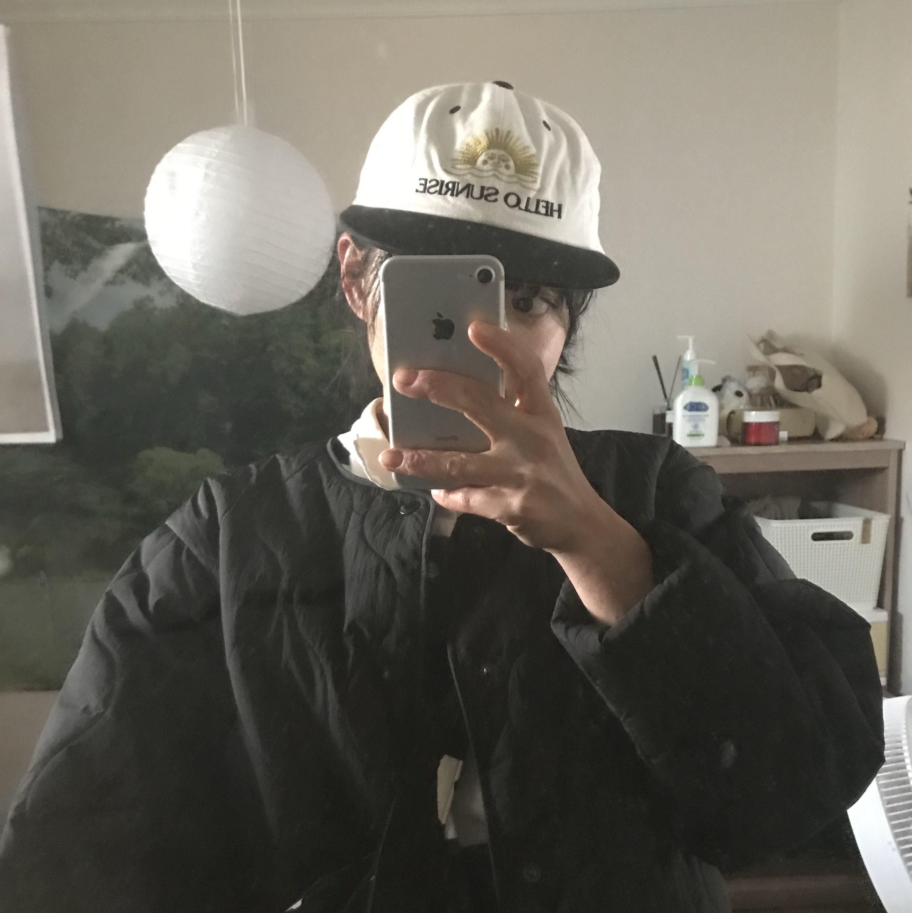 Hello Sunrise 90's Logo 6Panel Cap Ivory & Black 착용 스타일