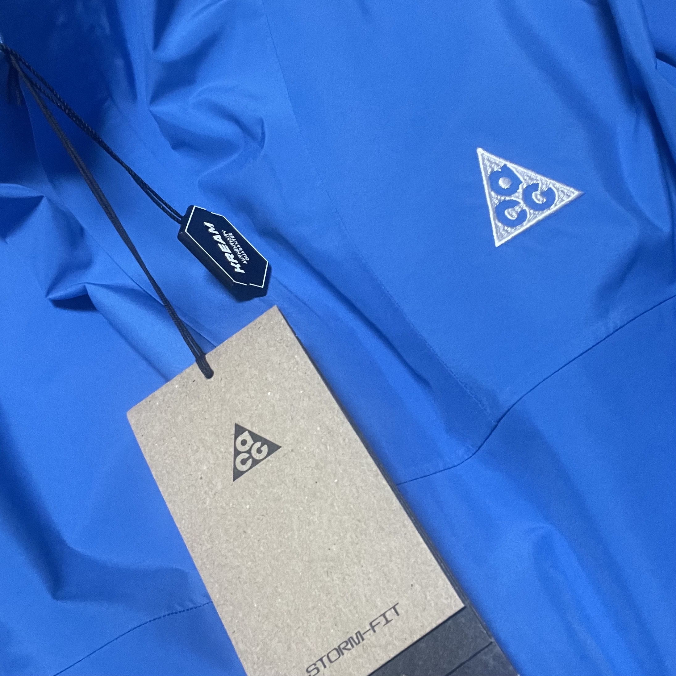 Nike ACG Storm-Fit ADV Cascade Rains Full Zip Jacket Light Photo Blue Summit White - Asia 착용 스타일