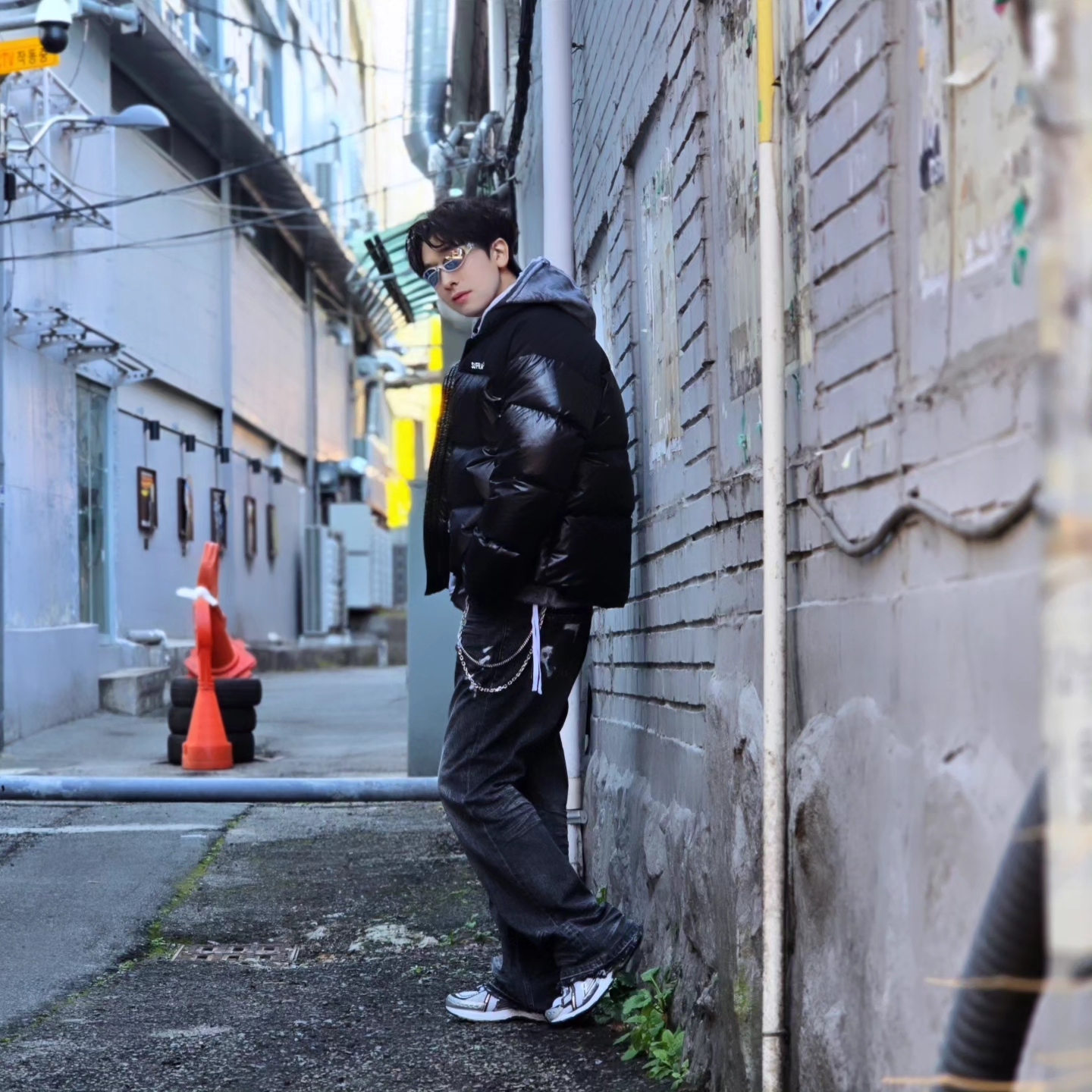 Flavorism Oversized Rivet Hoodie Dirty White, New Balance 1906R White Gold 착용 스타일 - 3