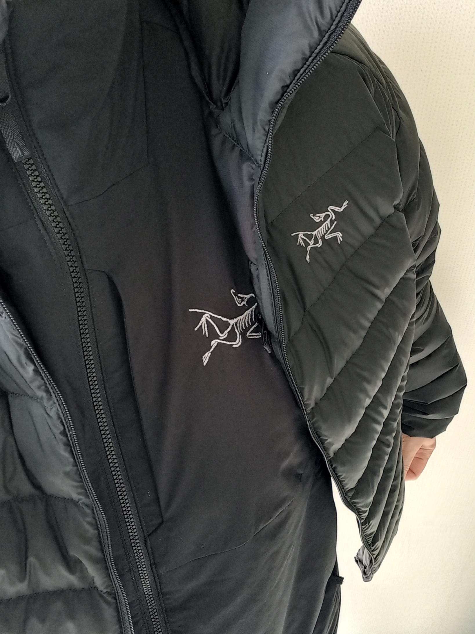 Arc'teryx Cerium Hoody Black, Arc'teryx Allium Insulated Jacket Black 착용 스타일 - 1