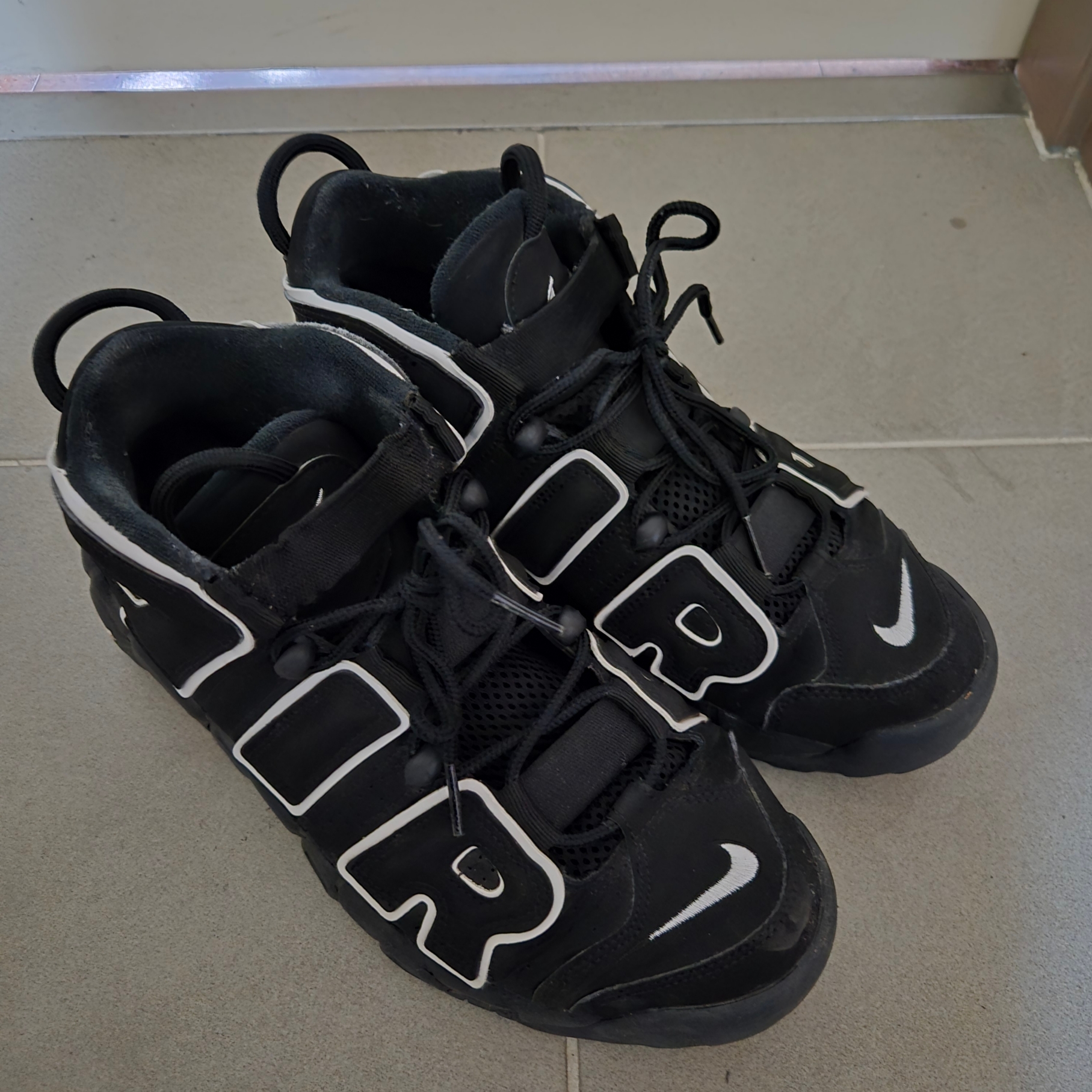 Nike Air More Uptempo Black White 2020 착용 스타일