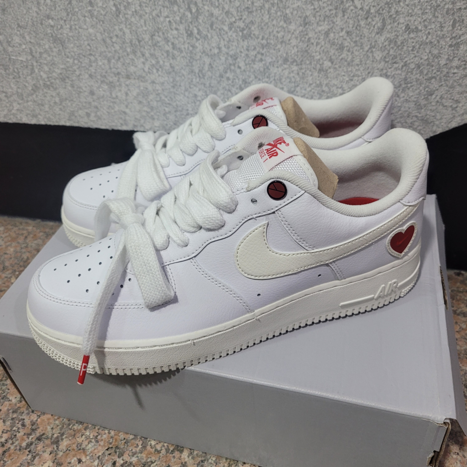 Nike Air Force 1 Low Valentine Day 2021 착용 스타일