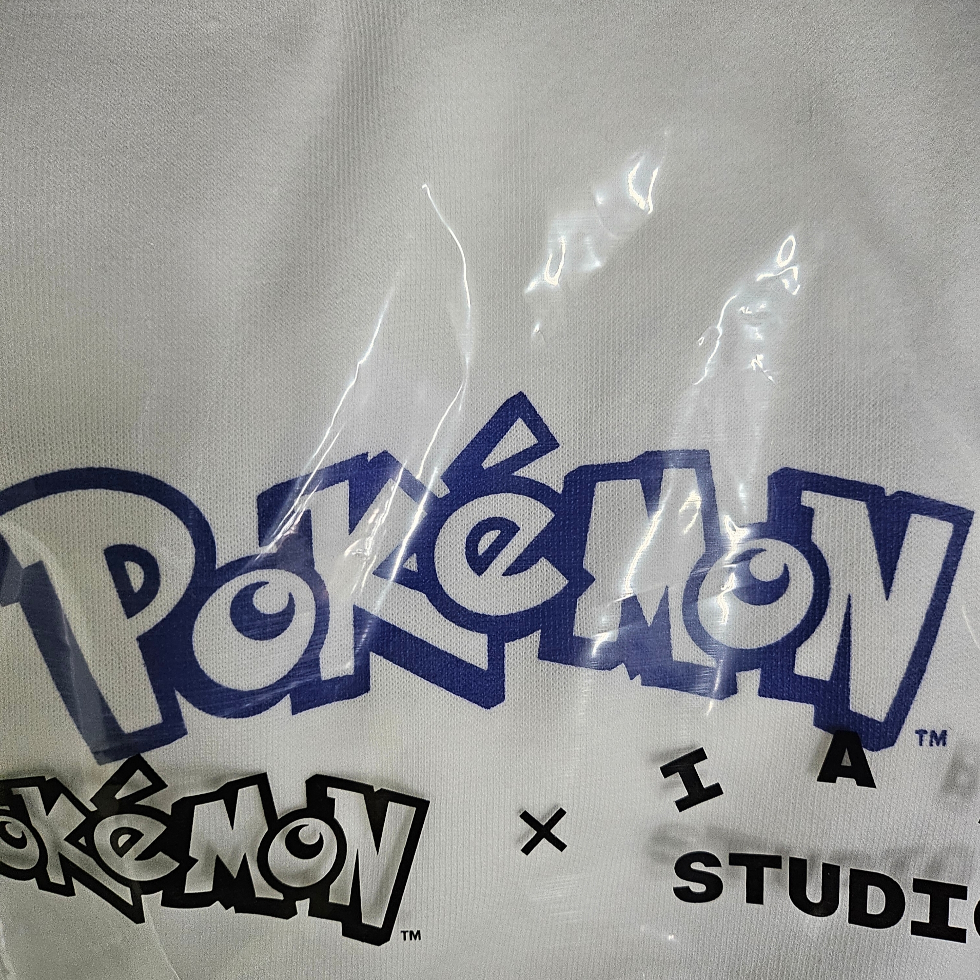 IAB Studio x Pokemon Pikachu T-Shirt White Navy 착용 스타일