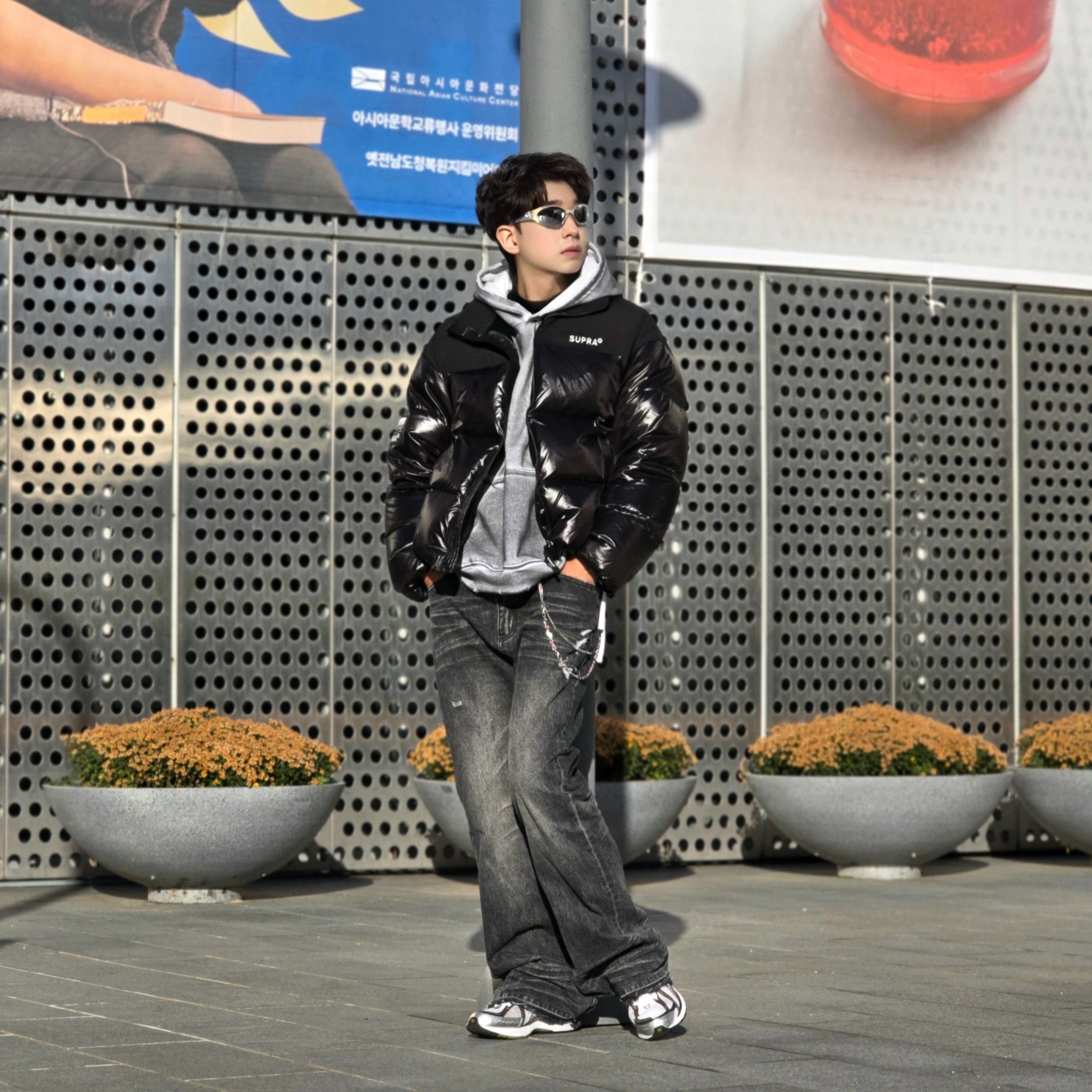Flavorism Oversized Rivet Hoodie Dirty White, New Balance 1906R White Gold 착용 스타일 - 5