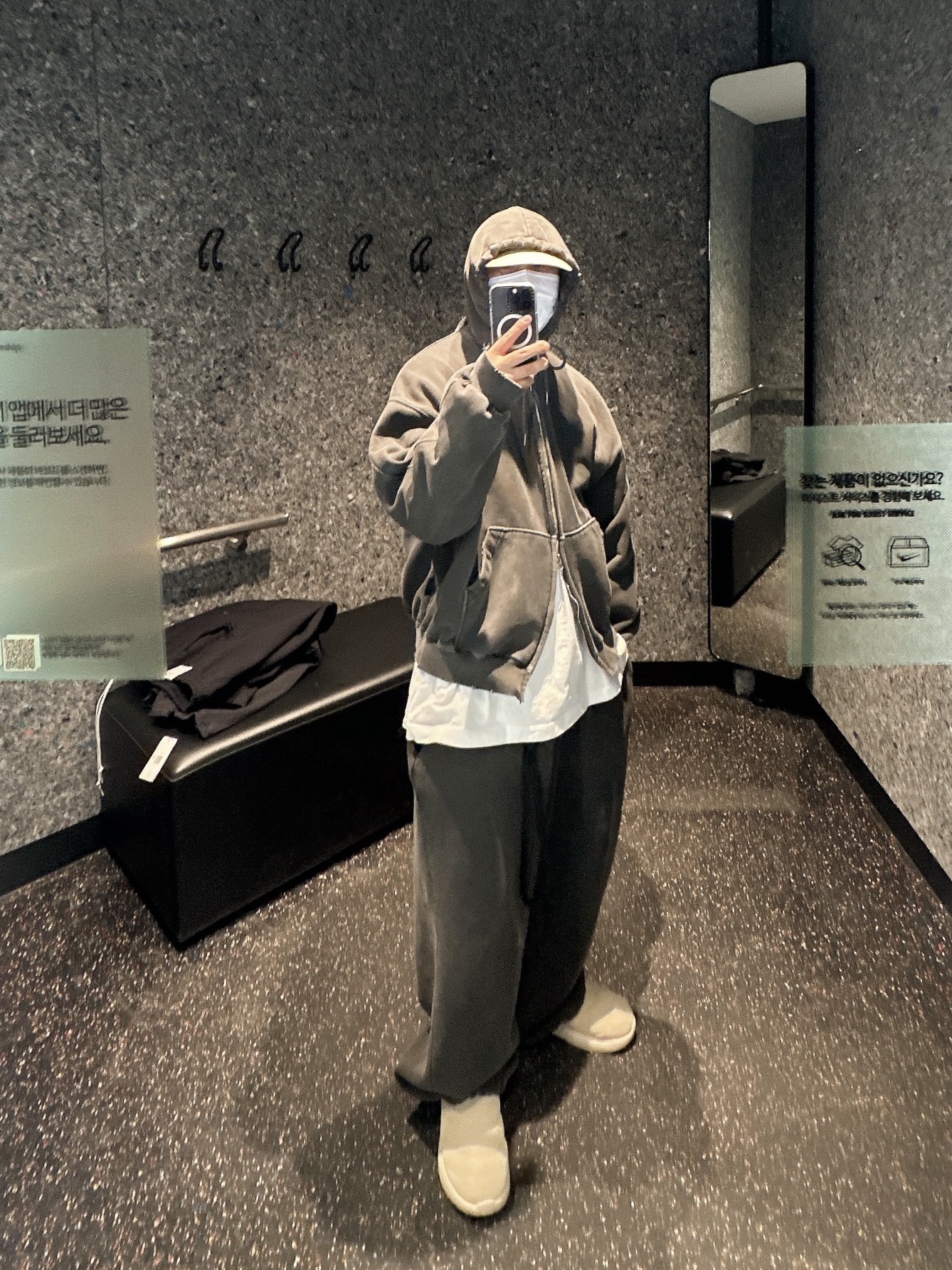 Klogg MORE LOVE (Off White) 착용 스타일 - 2