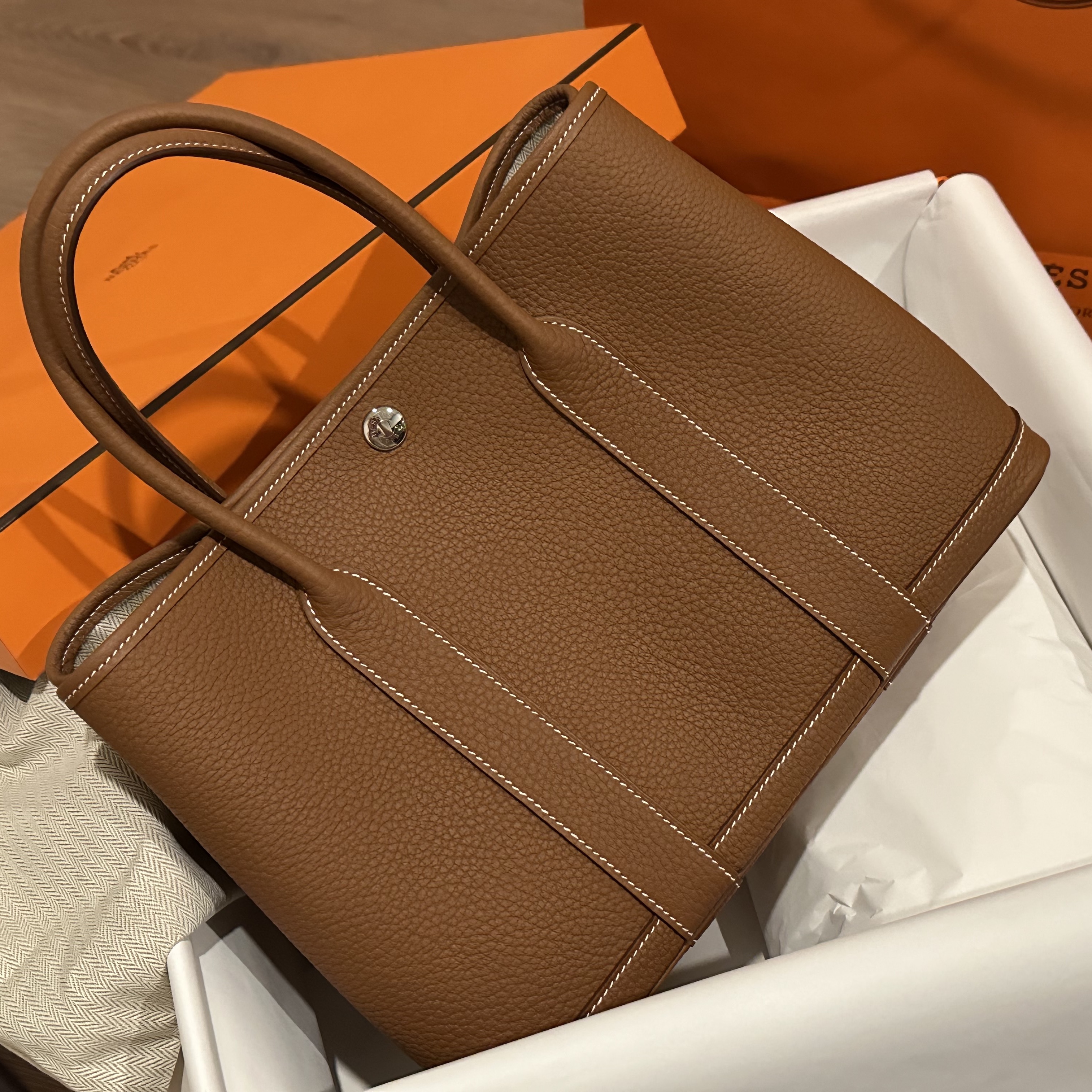 Hermes Garden Party 30 Bag Negonda & Palladium Gold 착용 스타일