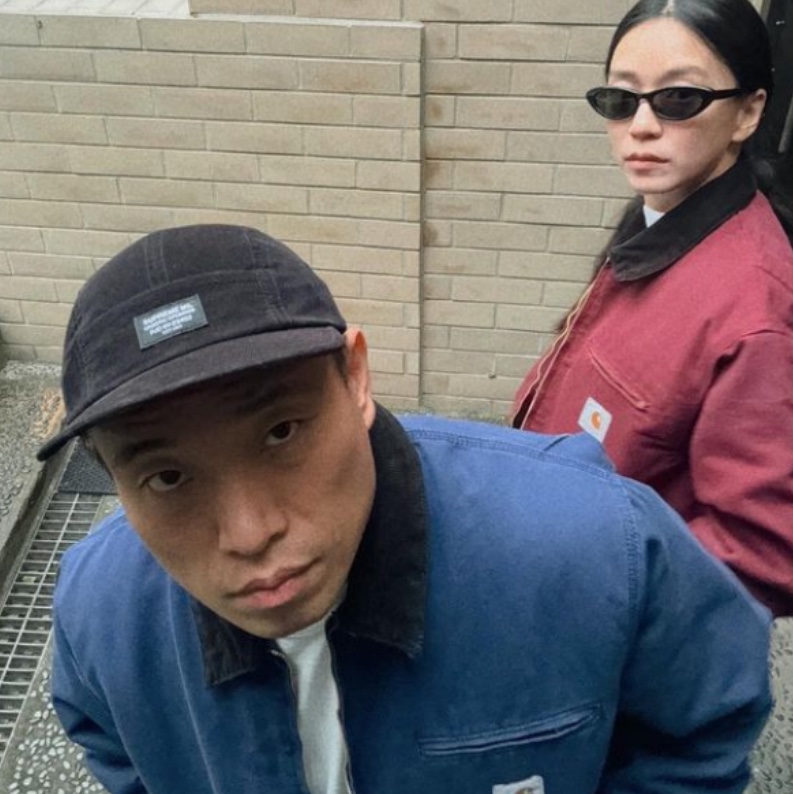 Carhartt WIP Organic Cotton Dearborn Canvas OG Detroit Jacket Malbec Aged Canvas - Winter 착용 스타일 - 2