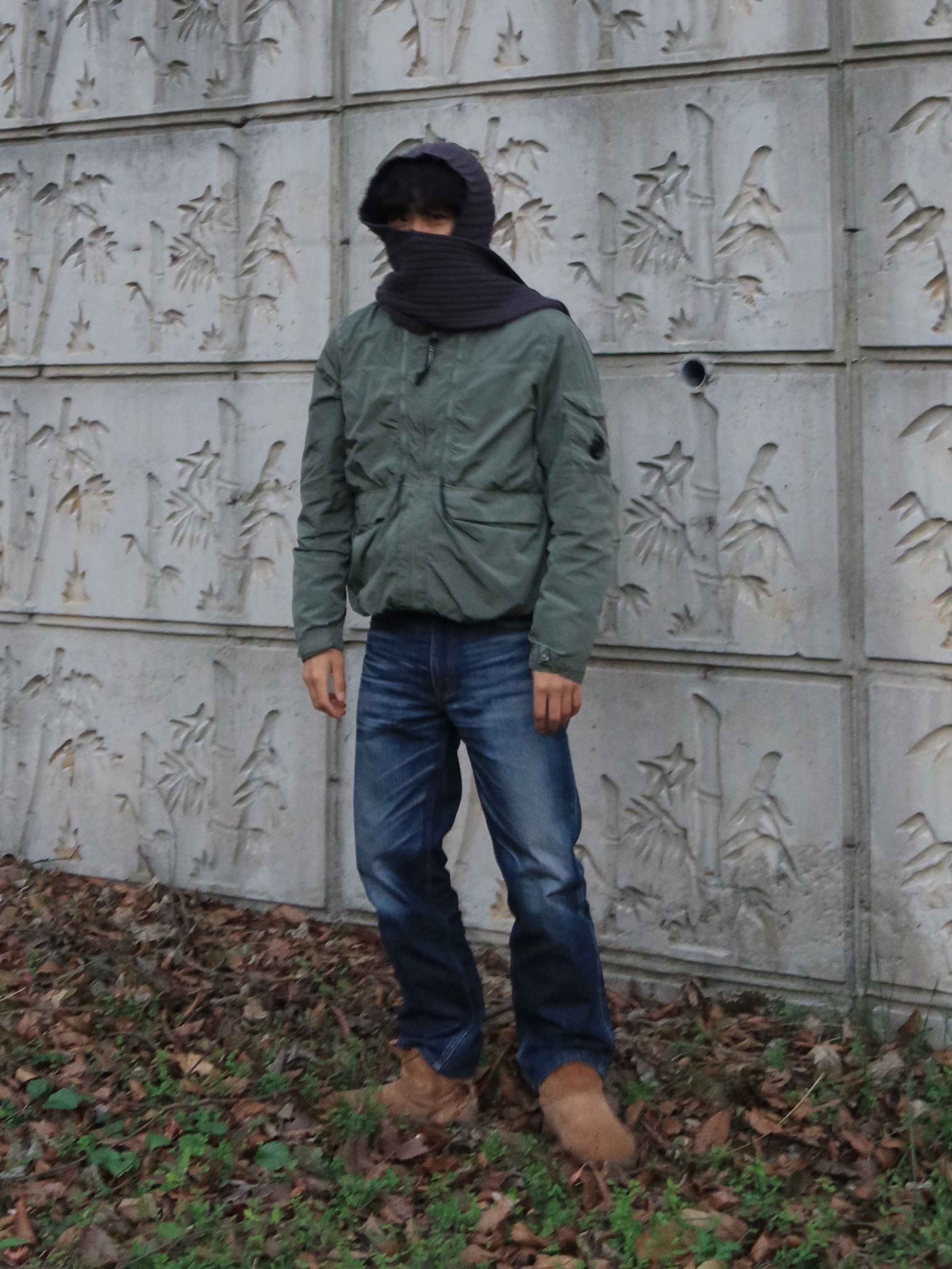 UGG Classic Mini Boots Chestnut, C.P. Company Chrome R Medium Jacket Black - 24SS 착용 스타일 - 2