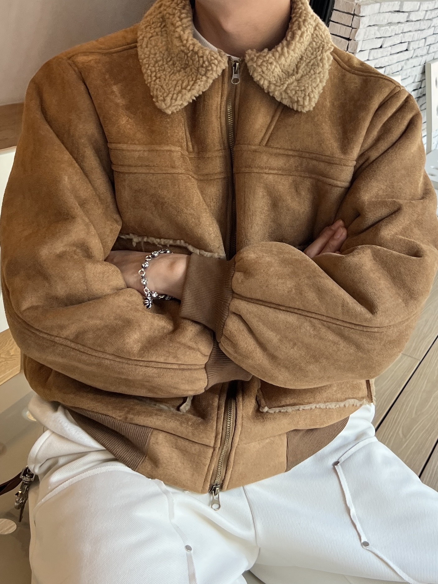 UGG Tasman Slipper Chestnut 착용 스타일 - 4