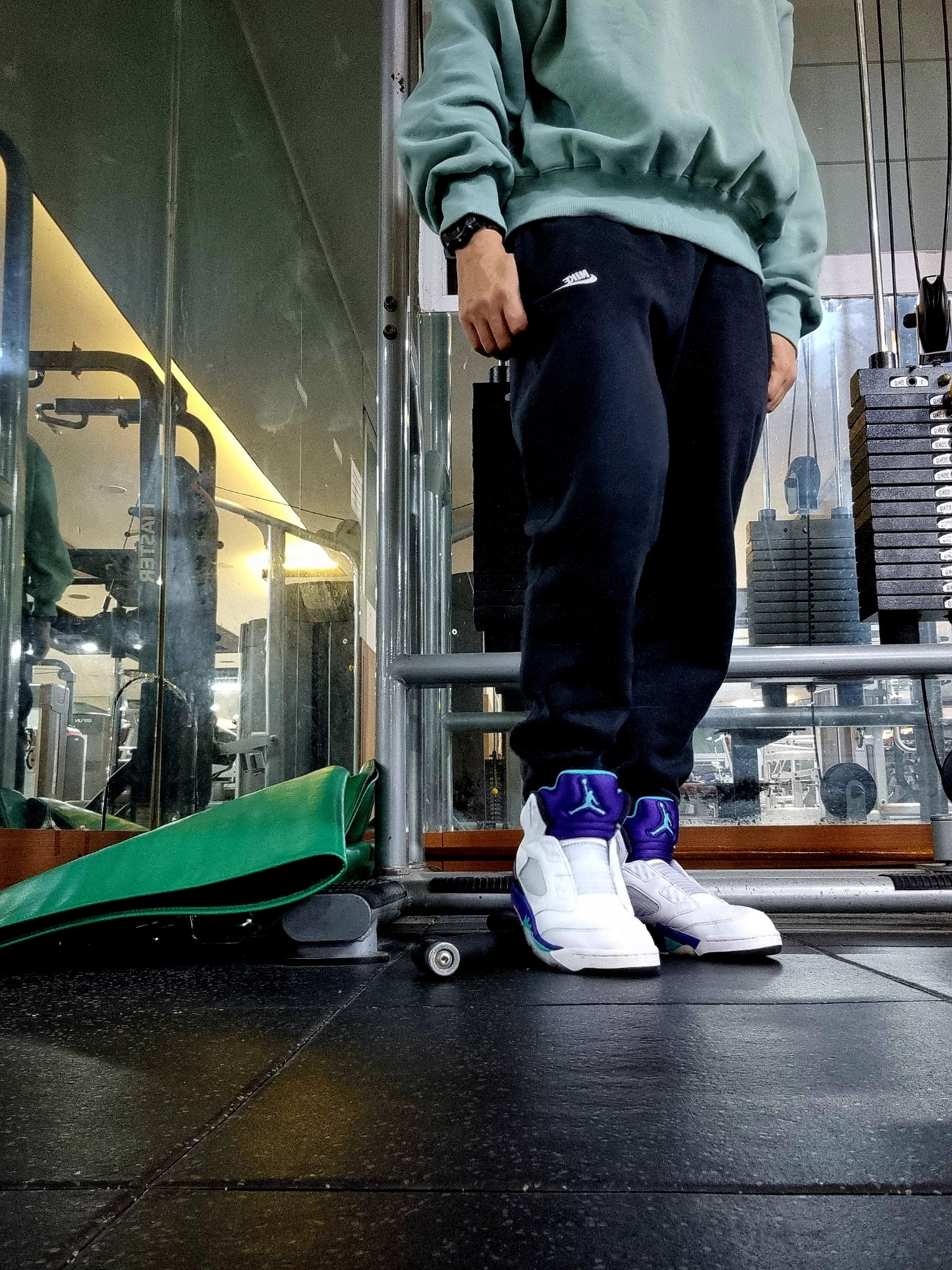 Jordan 5 Retro Grape Fresh Prince 착용 스타일 - 2