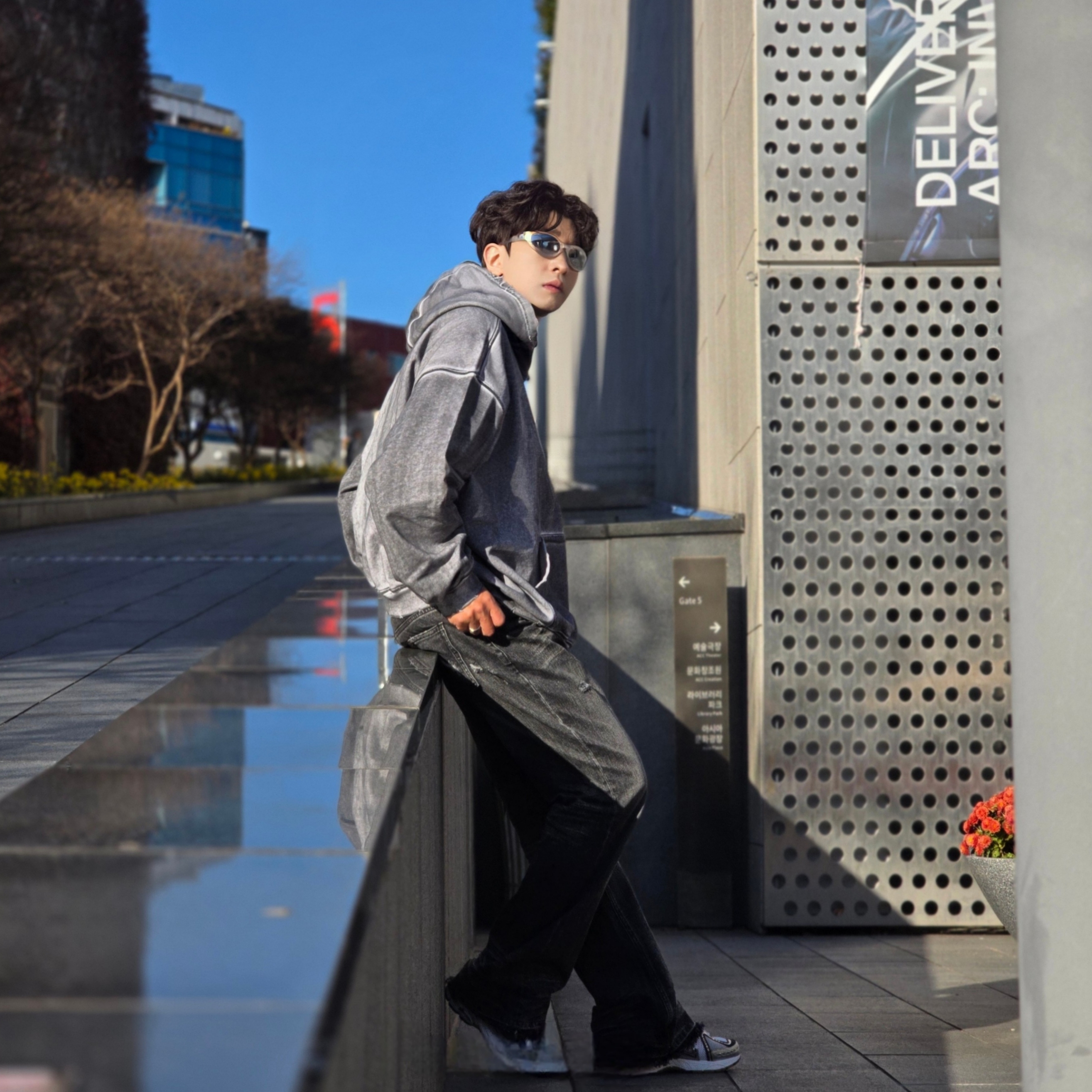 Flavorism Oversized Rivet Hoodie Dirty White, New Balance 1906R White Gold 착용 스타일 - 4