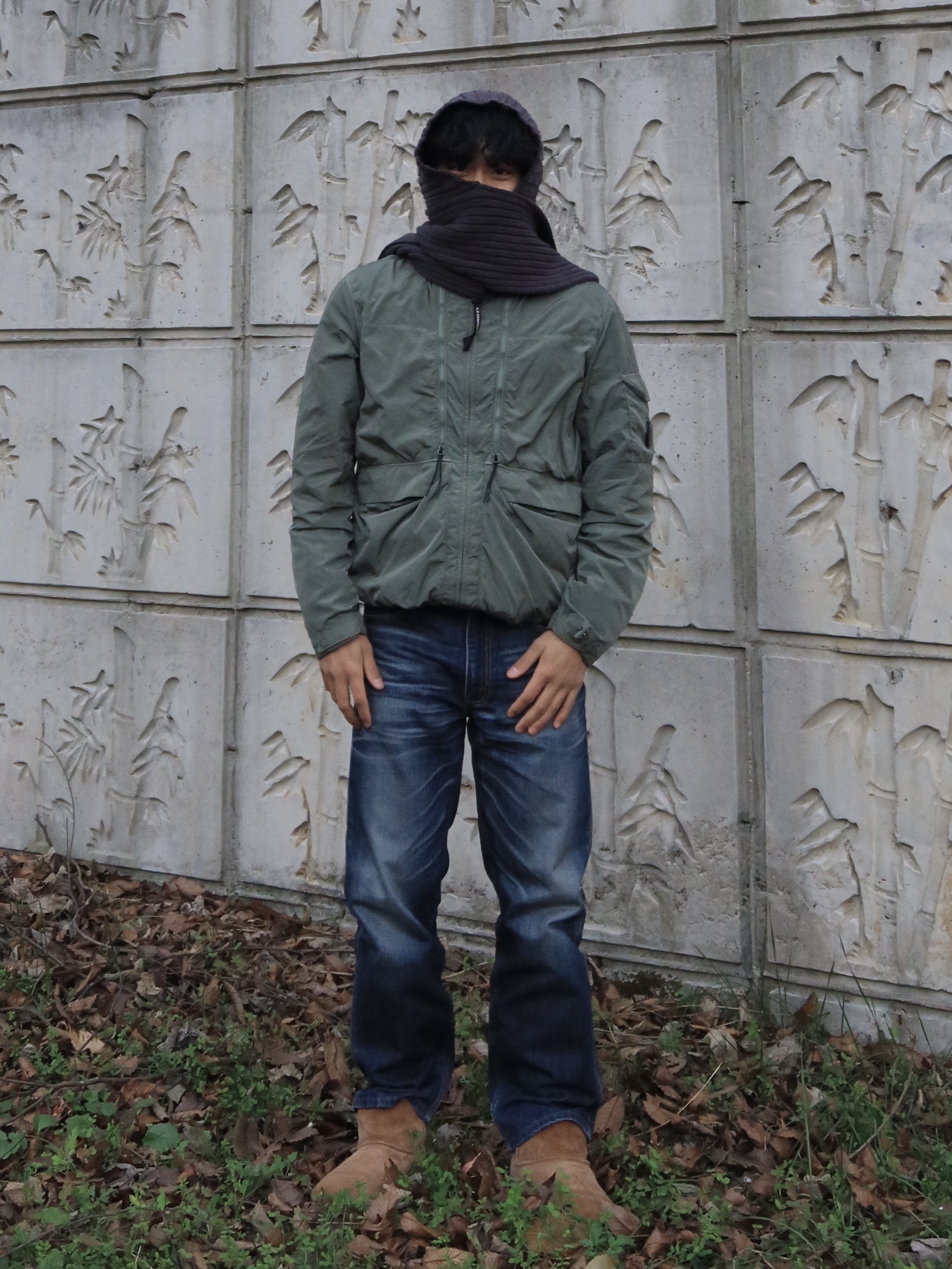 UGG Classic Mini Boots Chestnut, C.P. Company Chrome R Medium Jacket Black - 24SS 착용 스타일 - 1