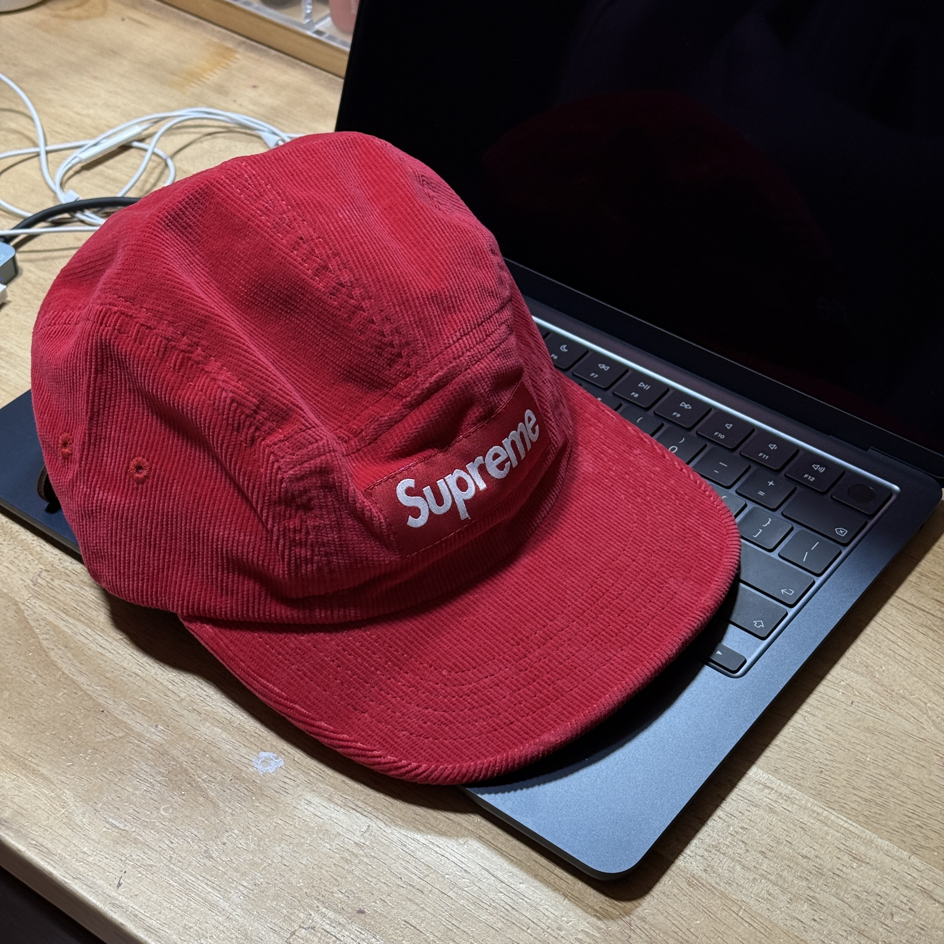 Supreme Corduroy Camp Cap Red - 23FW 착용 스타일 - 1