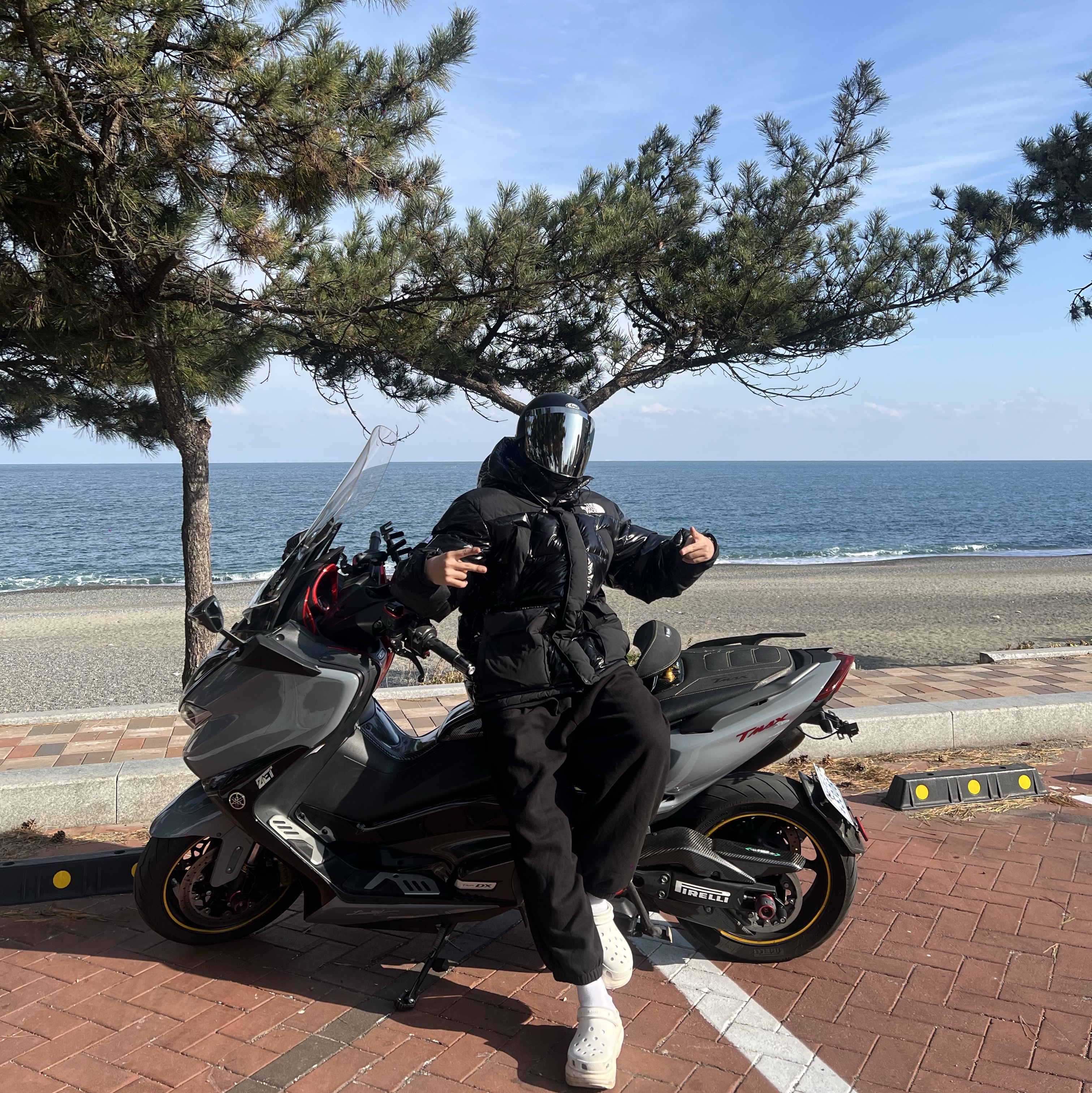 Supreme x The North Face 700-Fill Down Parka Black - 22FW 착용 스타일 - 2