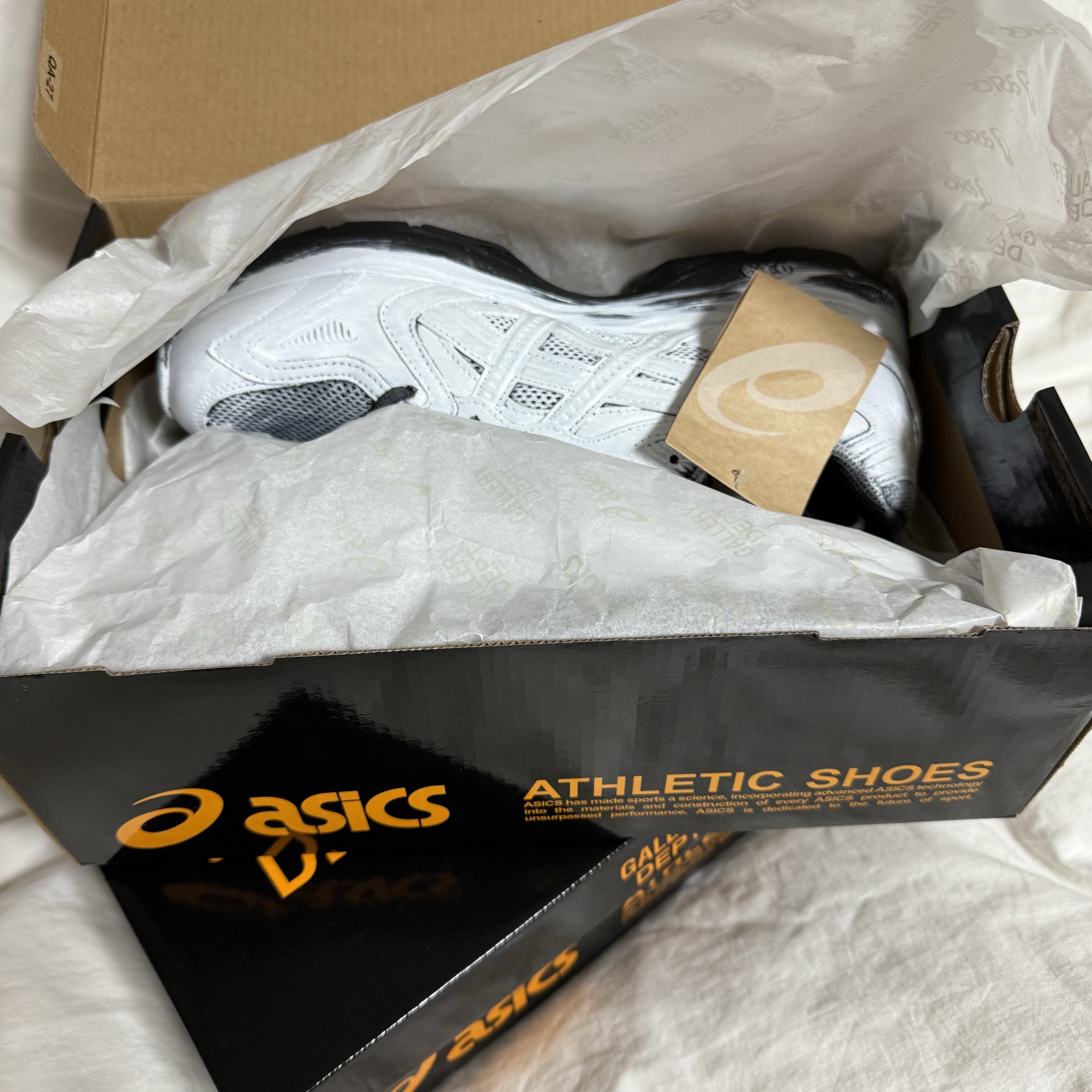 Asics x Gallery Dept. Gel-K1011 Khaki Clay Canyon, Asics x Gallery Dept. Gel-K1011 Black 착용 스타일 - 1