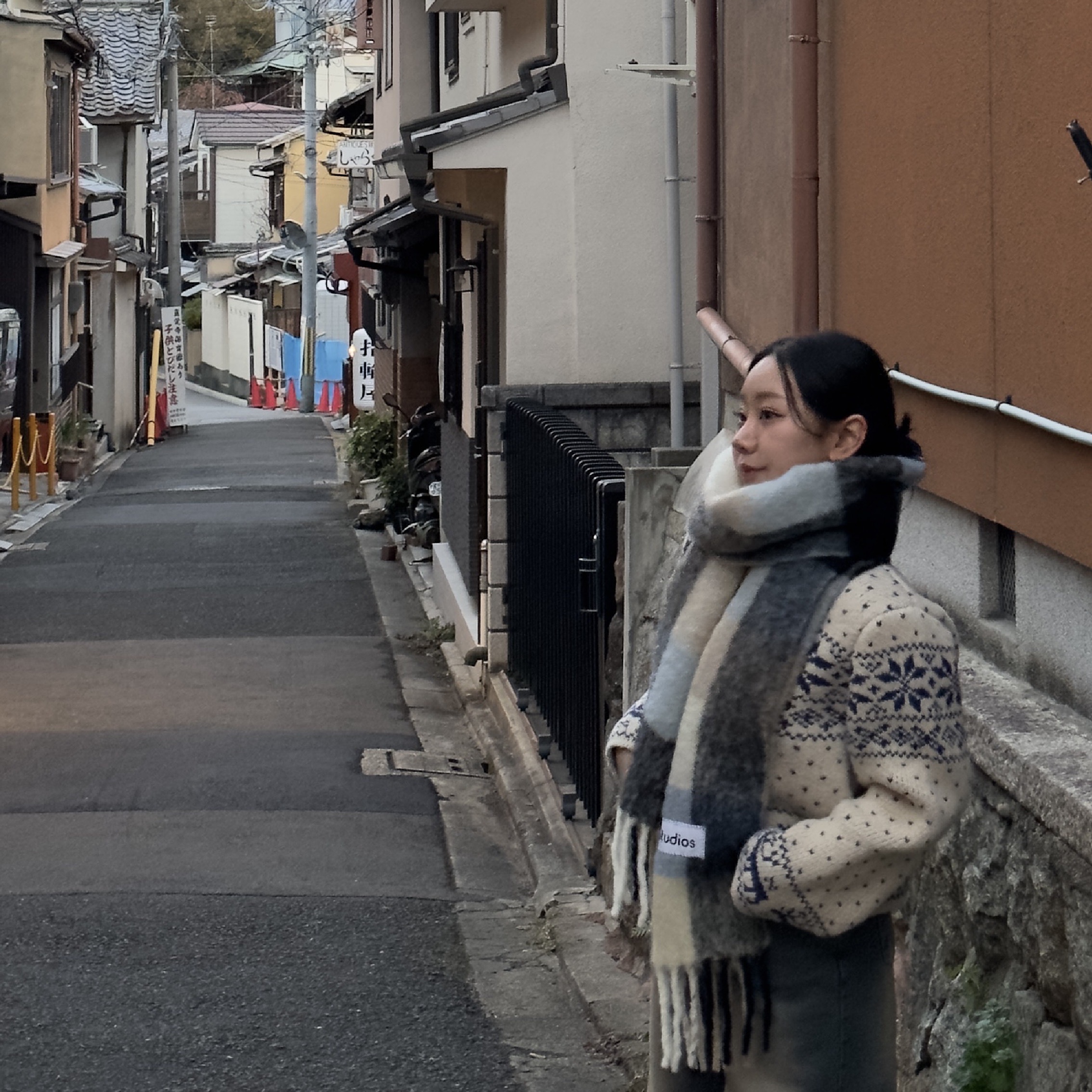 Acne Studios Mohair Check Muffler Blue Beige Black 착용 스타일