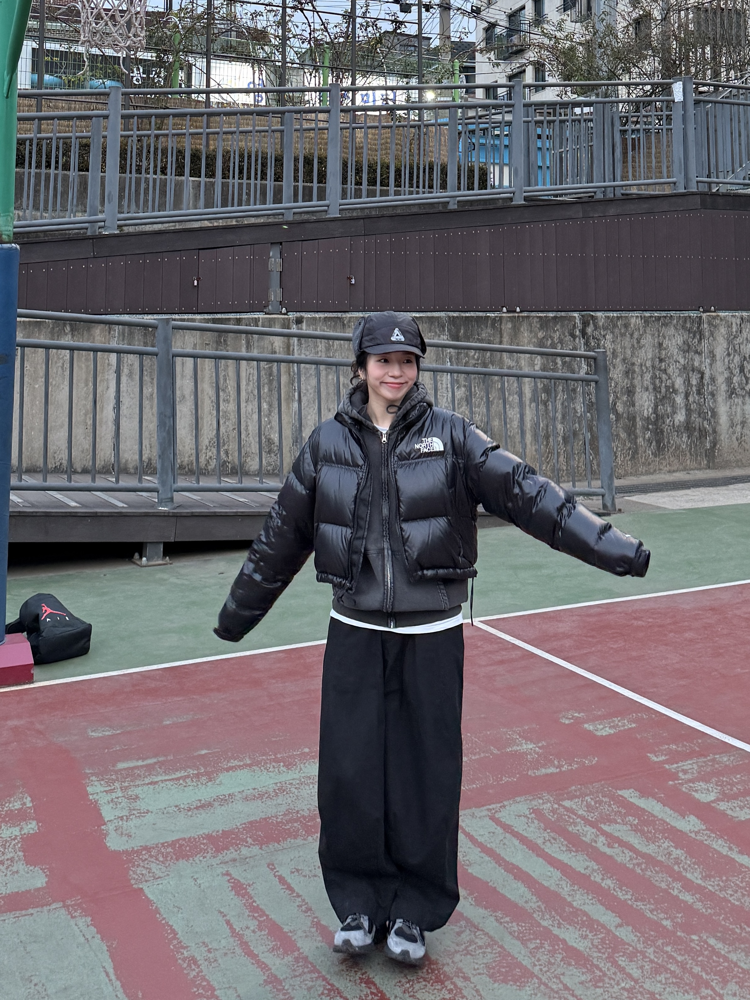 Palace Grid Fleece Reversible Earflap Hat Black - 22FW, (W) The North Face Nuptse Short Jacket TNF Black 착용 스타일 - 2