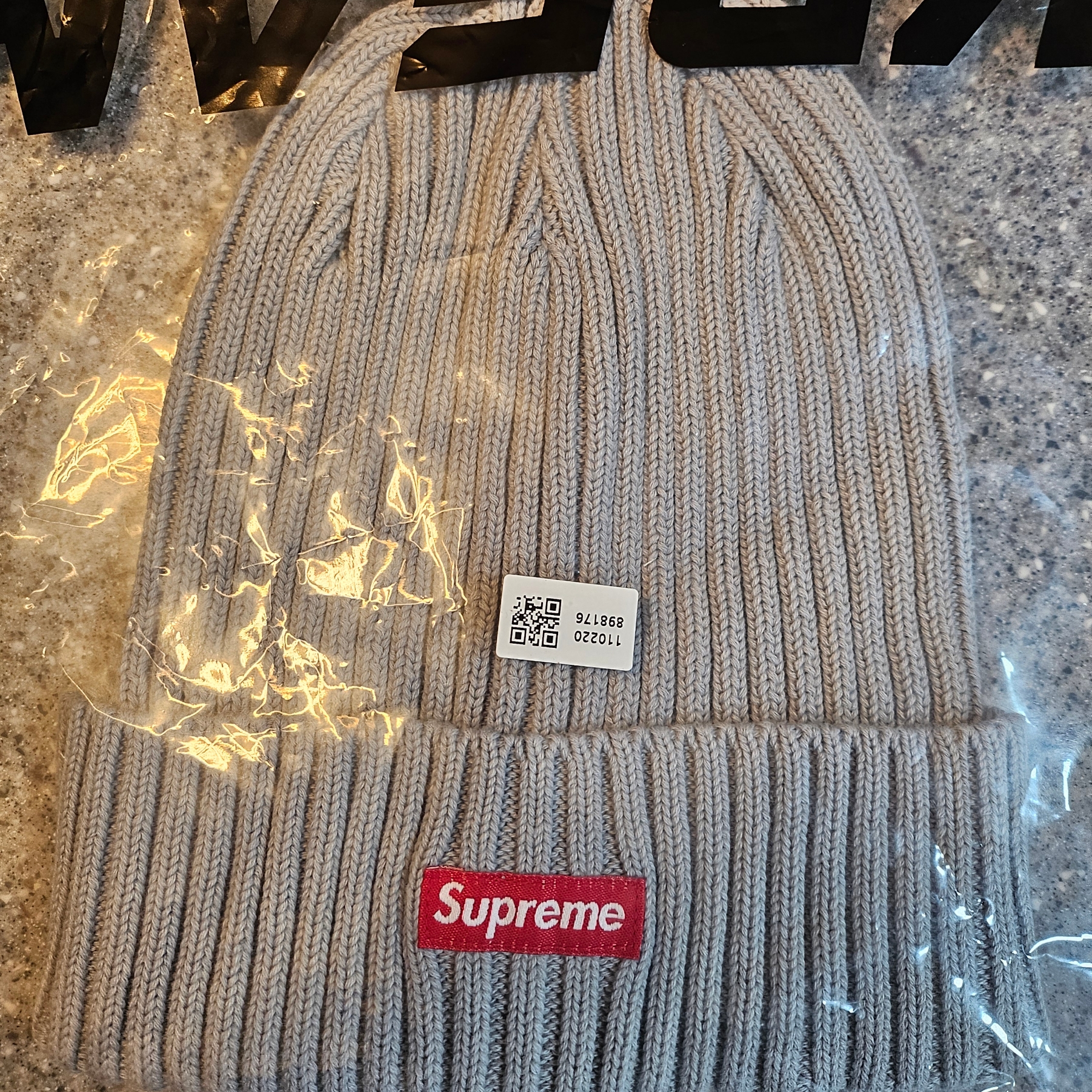 Supreme Overdyed Beanie Grey - 23SS 착용 스타일 - 2