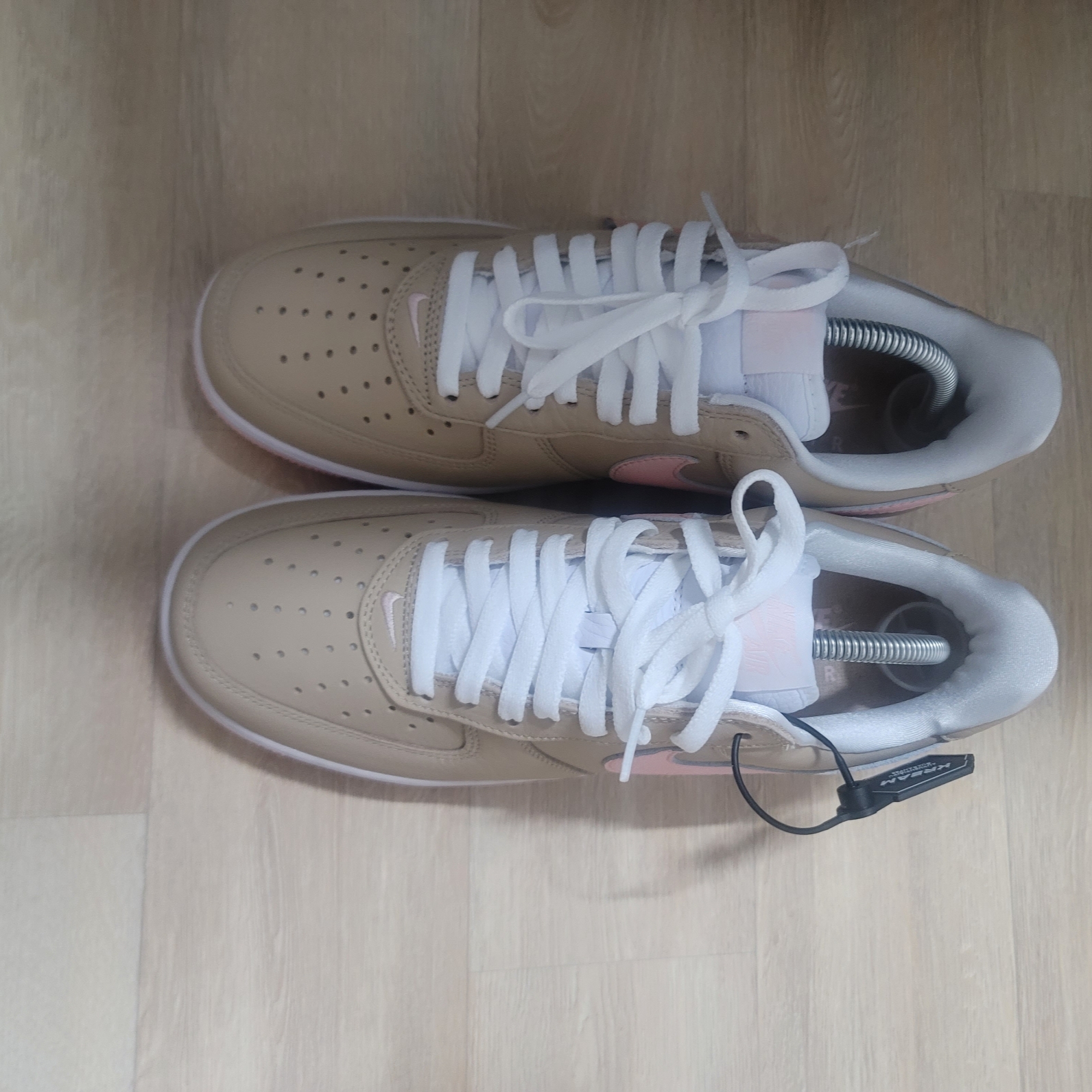 Nike Air Force 1 Low Linen 2024 착용 스타일 - 1