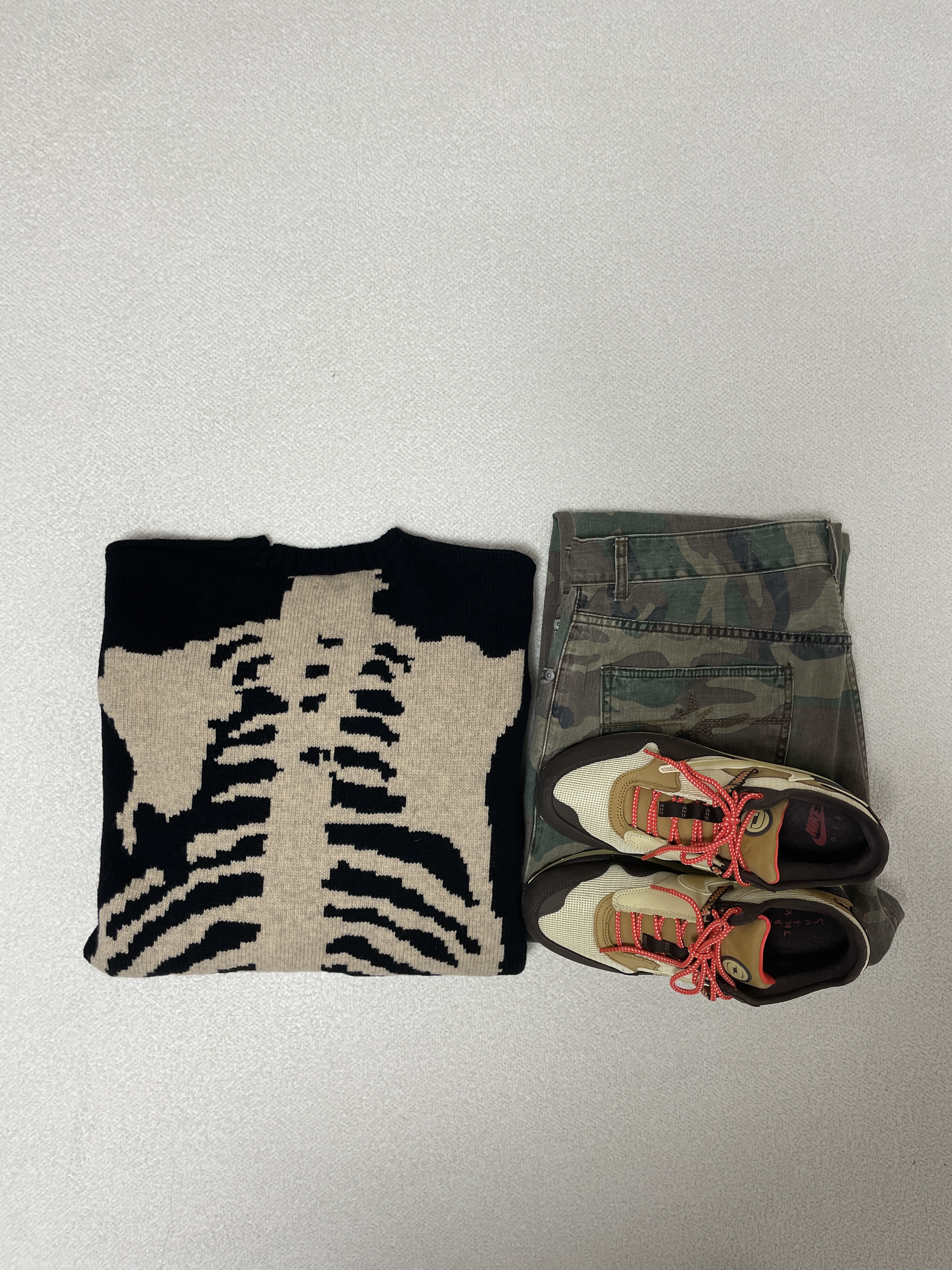 Nike x Travis Scott Air Max 1 Cact.us Brown, Kapital 5G Wool Bone Crewneck Sweater Black 착용 스타일 - 6