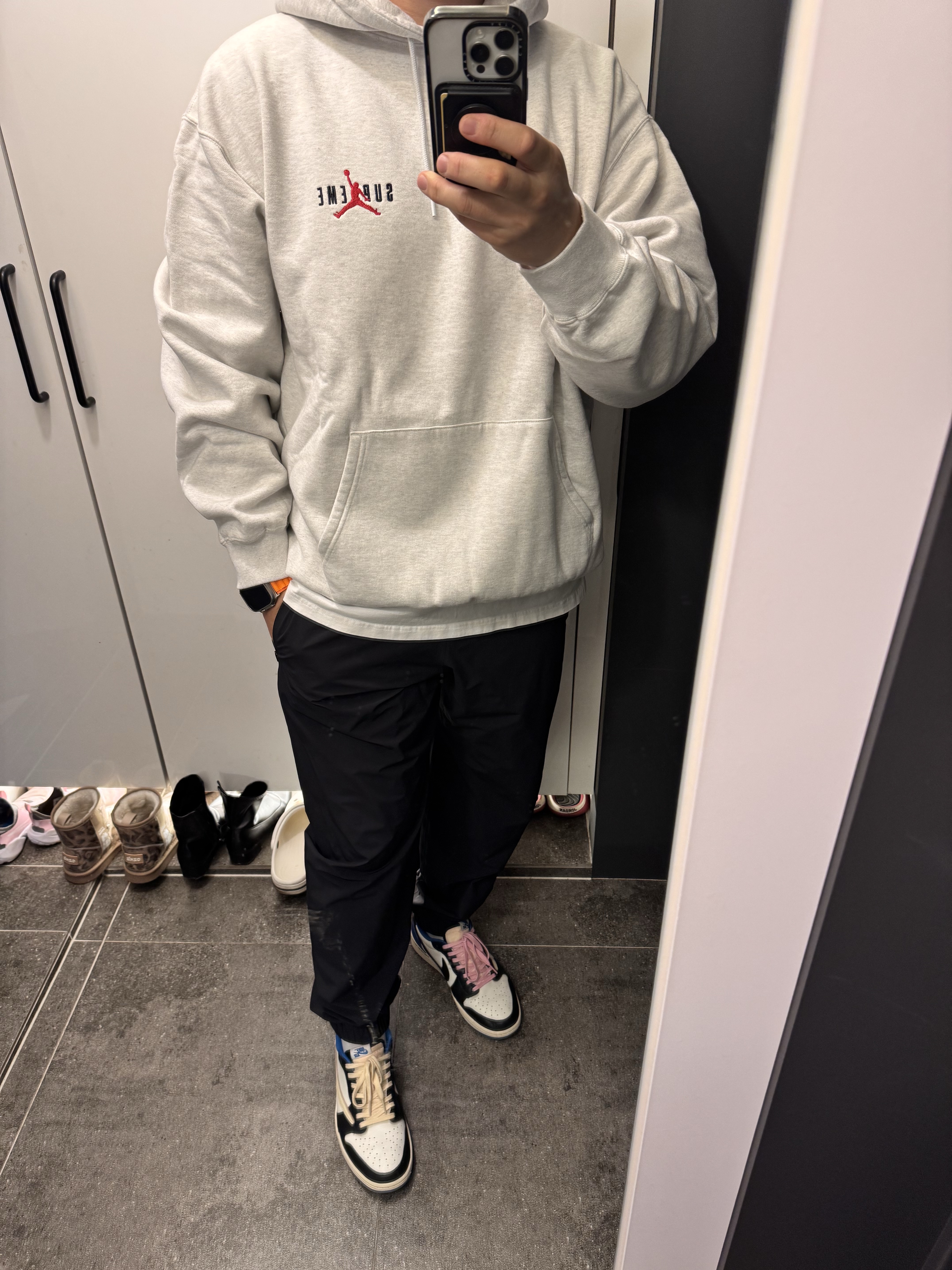 Supreme x Jordan Hooded Sweatshirt Ash Grey - 24FW, Jordan 1 x Travis Scott x Fragment Retro Low OG SP Military Blue 착용 스타일 - 2