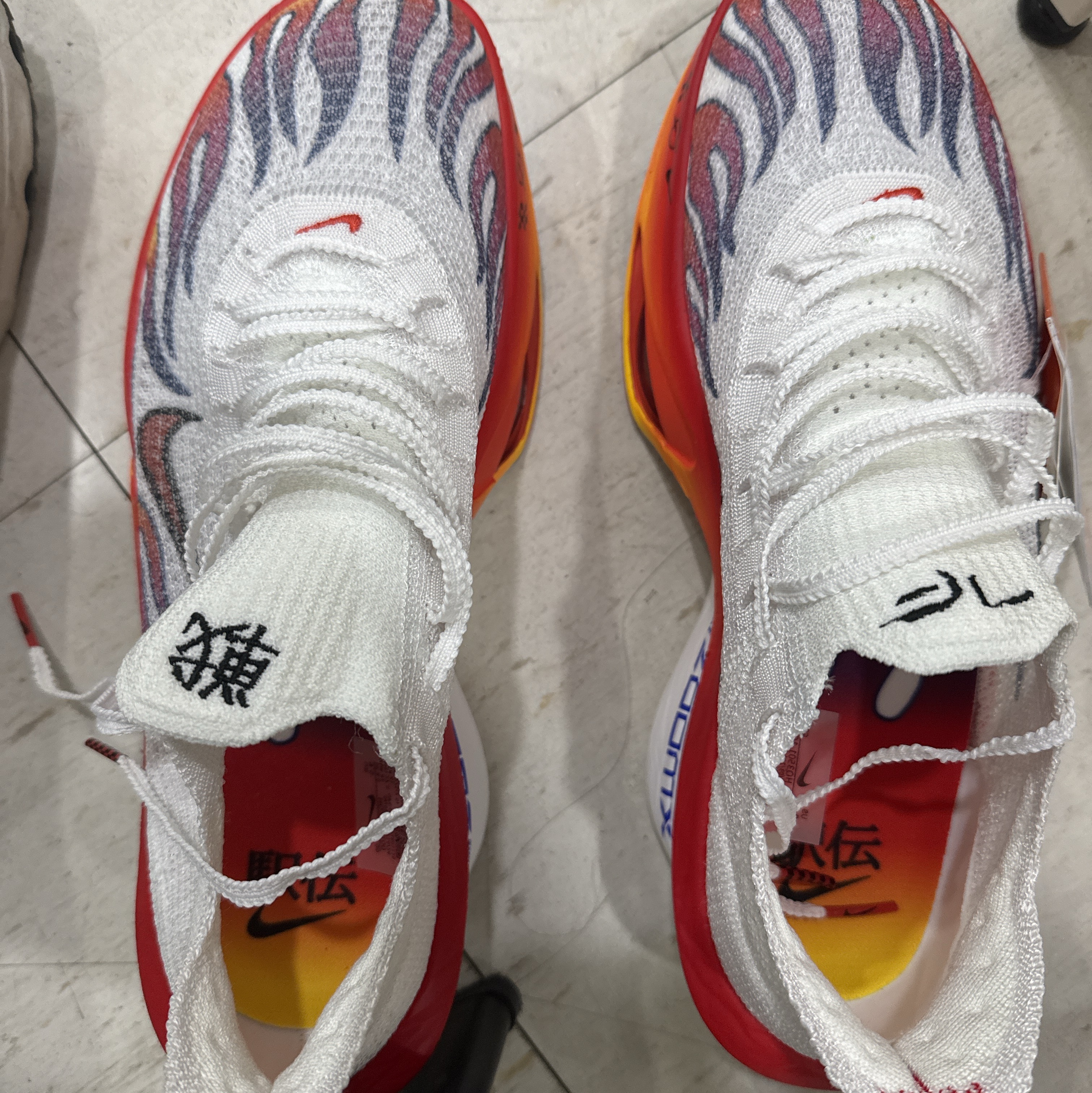 Nike Air Zoom Alphafly Next% 3 PRM White Habanero Red 착용 스타일