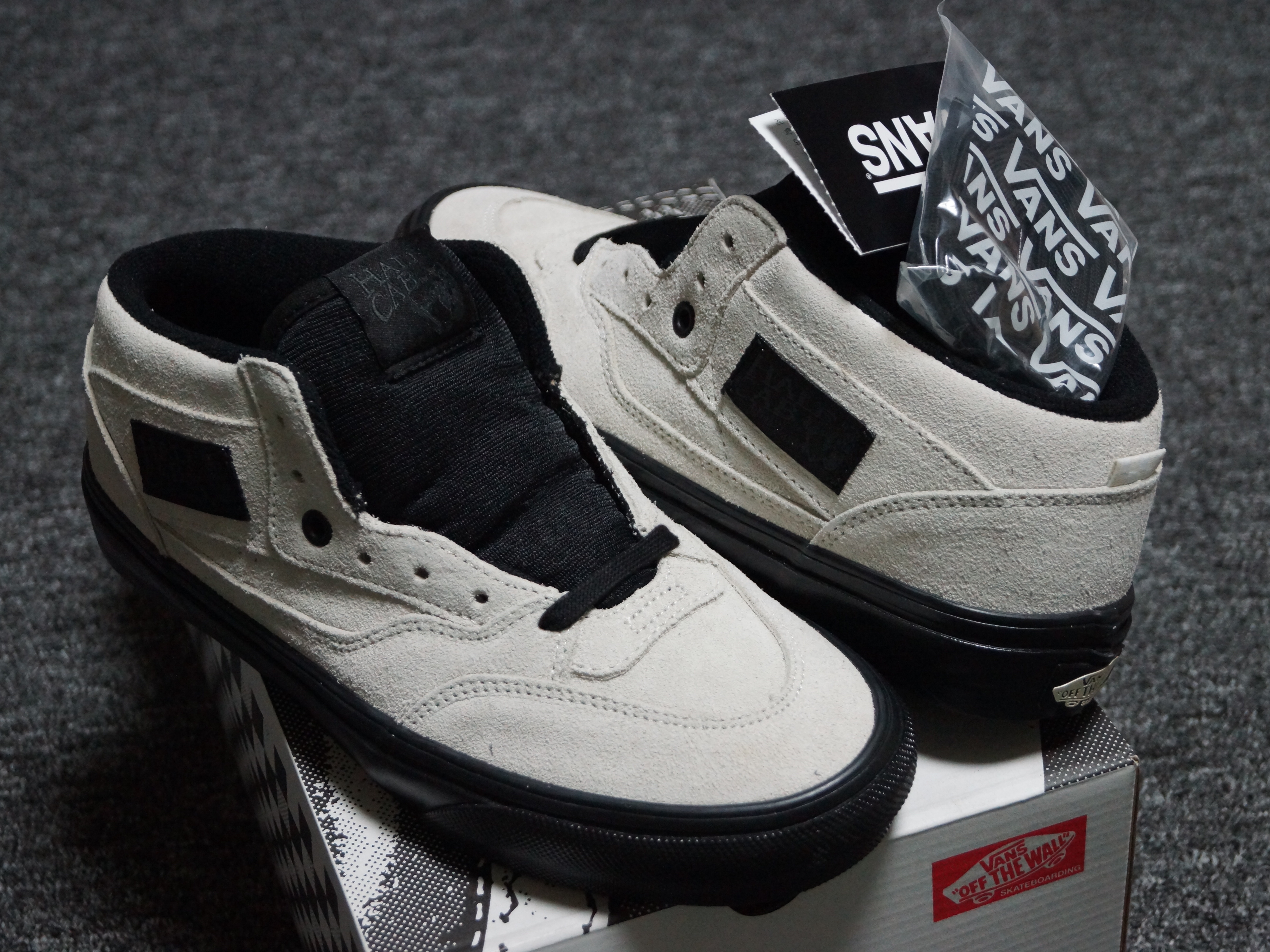 Vans Skate Half Cab '92 Grey 착용 스타일