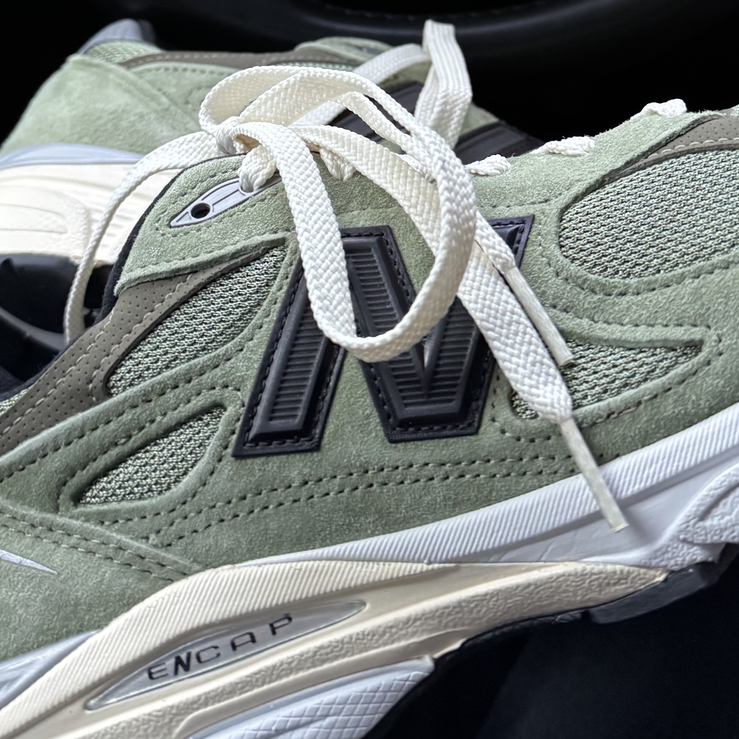 New Balance x JJJJound 990v3 Olive 착용 스타일