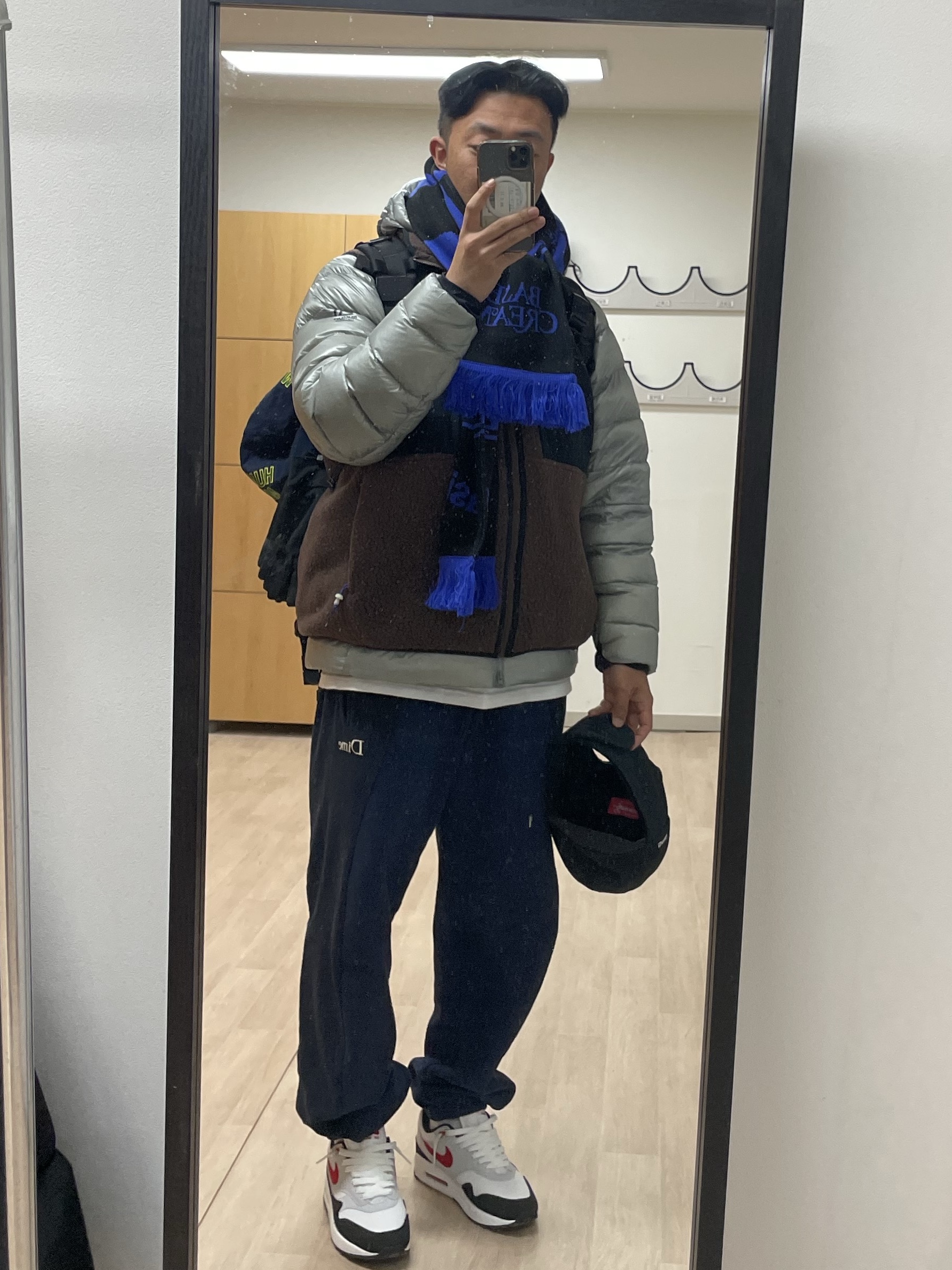 Nike ACG Arctic Wolf Vest Baroque Brown - Asia, The North Face Summit Mattehorn RDS Down Jacket Light Gray 착용 스타일