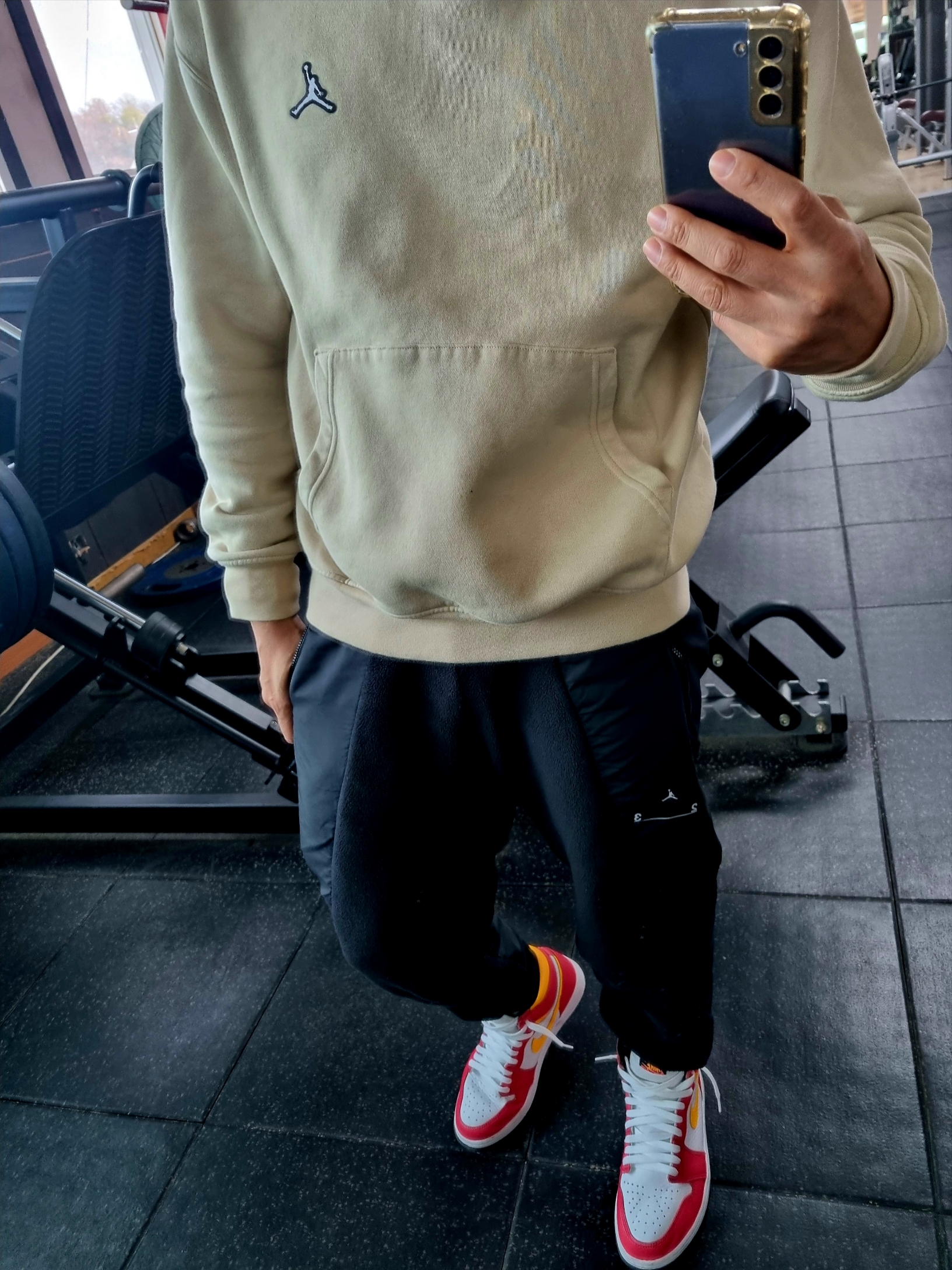 Jordan Essential Fleece Pullover Hoodie Rattan - Asia, Jordan 1 Retro High OG Light Fusion Red 착용 스타일