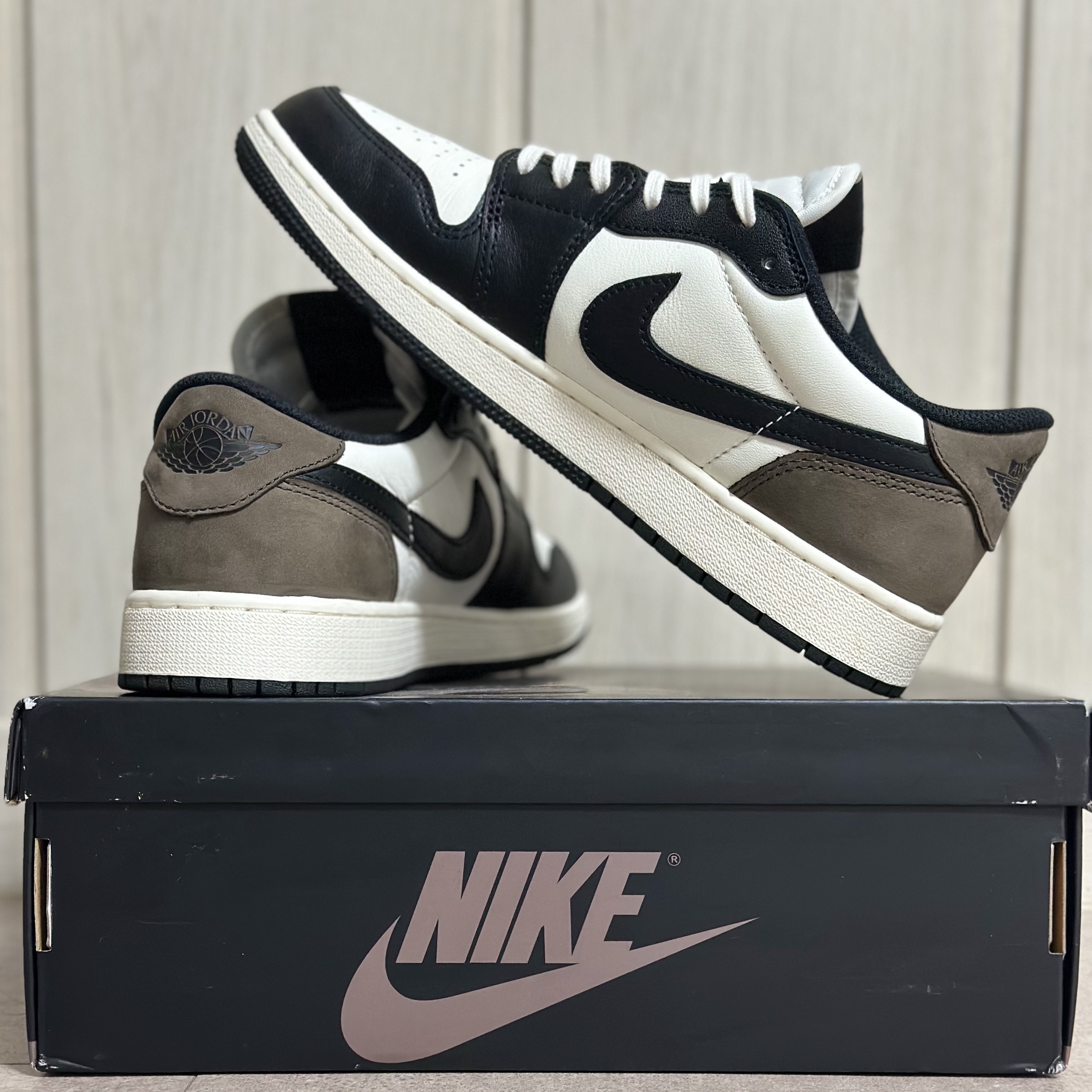Jordan 1 Retro Low OG Mocha 착용 스타일