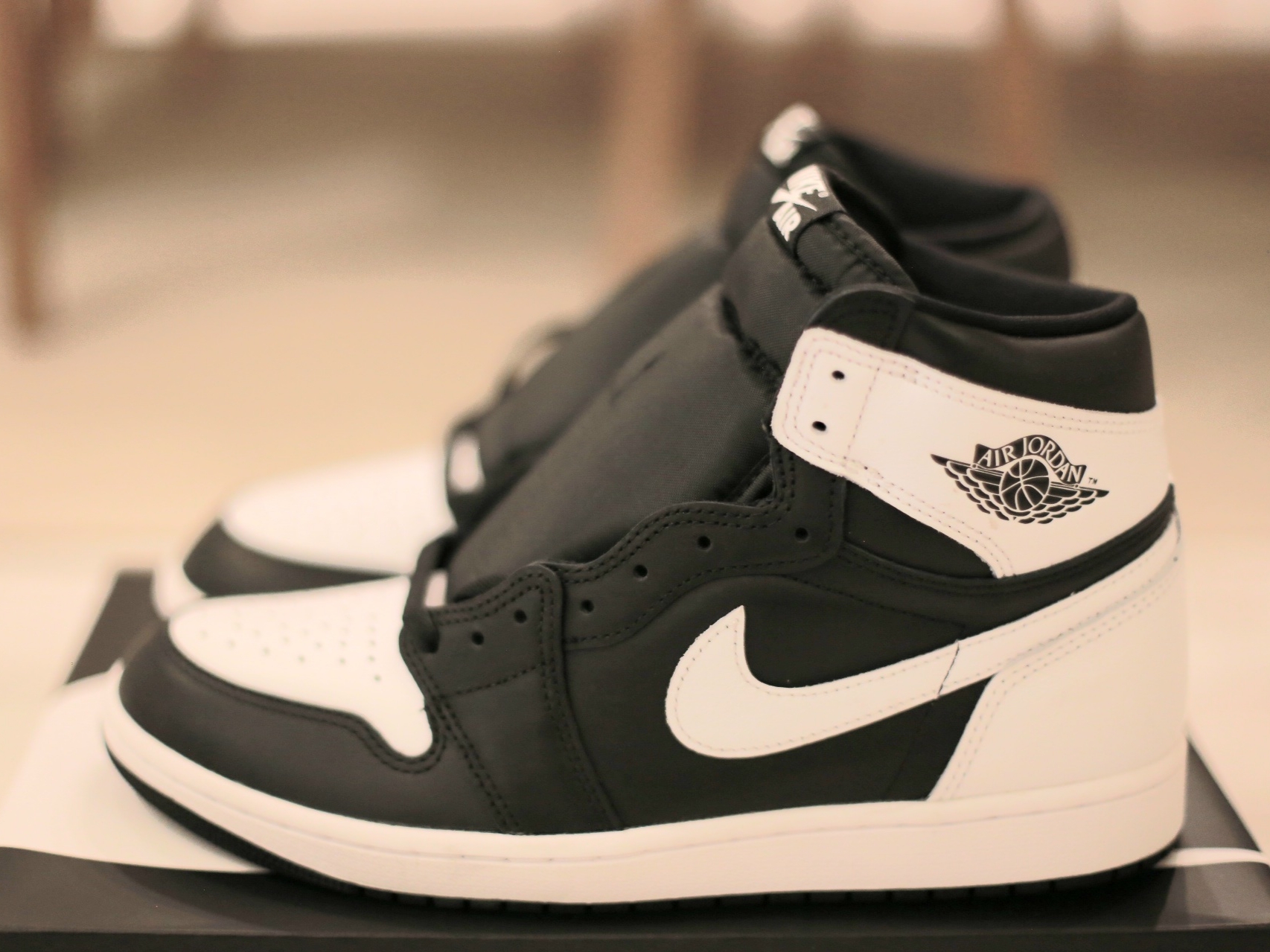 Jordan 1 Retro High OG Black White 착용 스타일 - 1