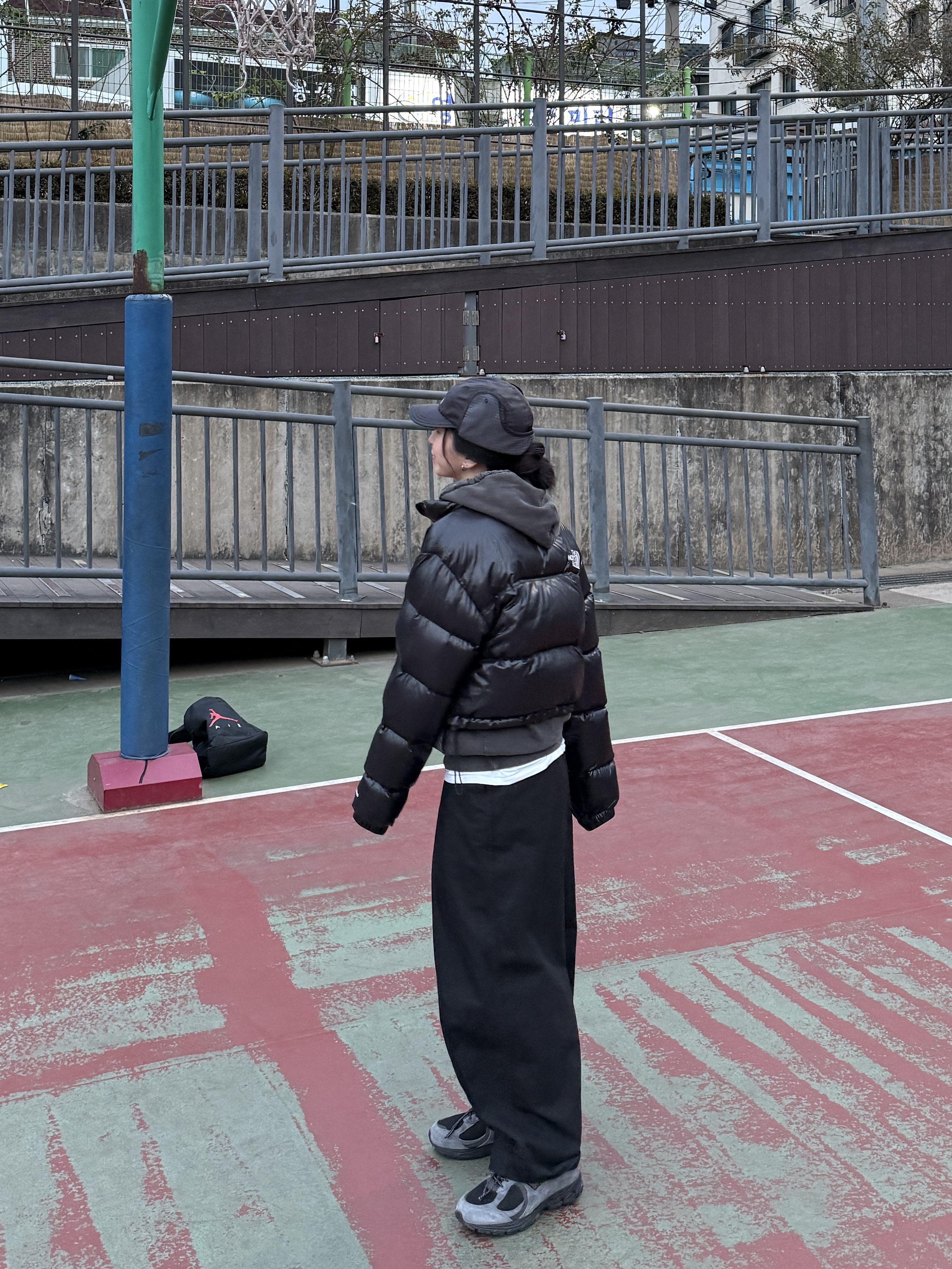 Palace Grid Fleece Reversible Earflap Hat Black - 22FW, (W) The North Face Nuptse Short Jacket TNF Black 착용 스타일 - 3