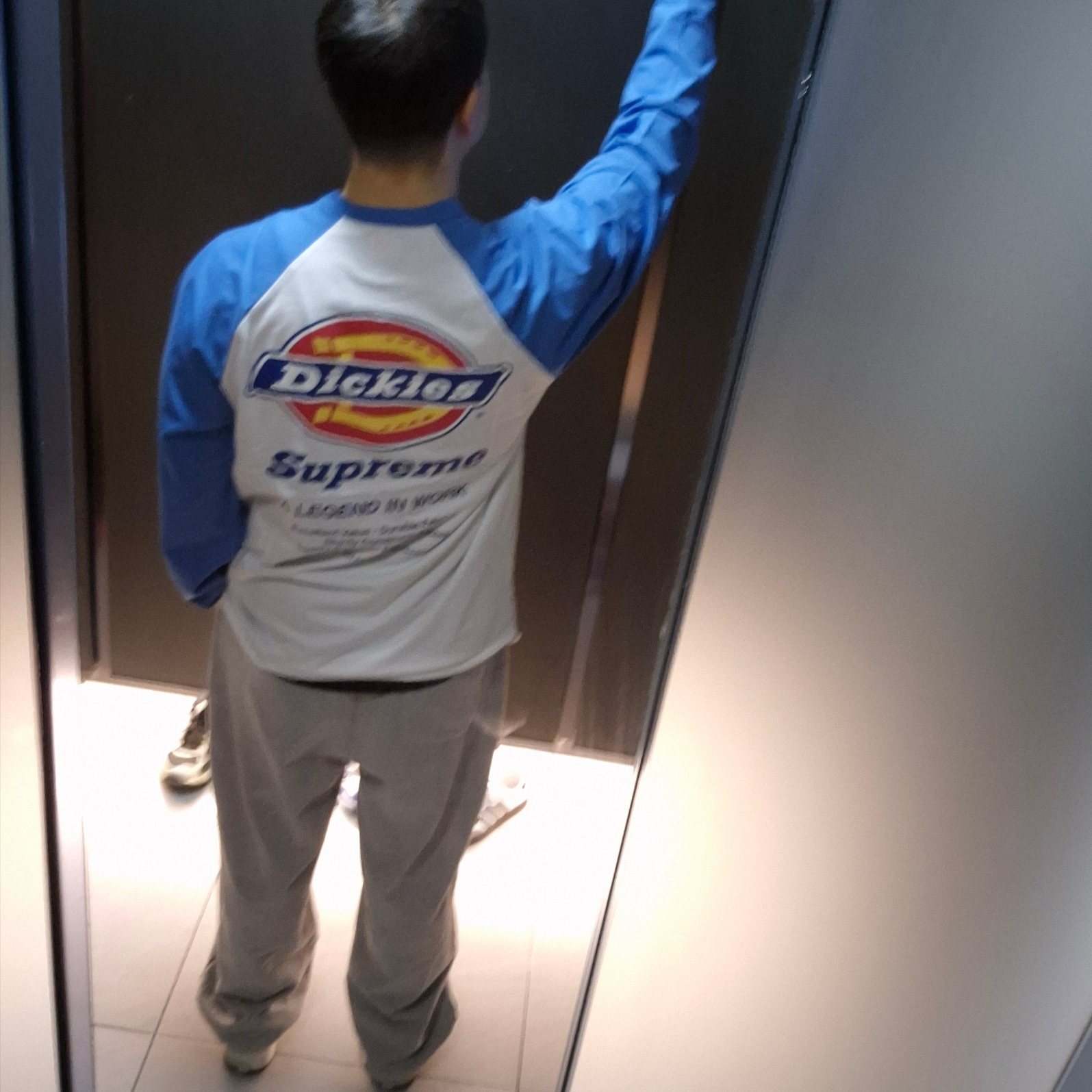 Supreme x Dickies Hooded Work Jacket Black - 24FW, Supreme x Dickies Raglan L/S Top White - 24FW 착용 스타일 - 8