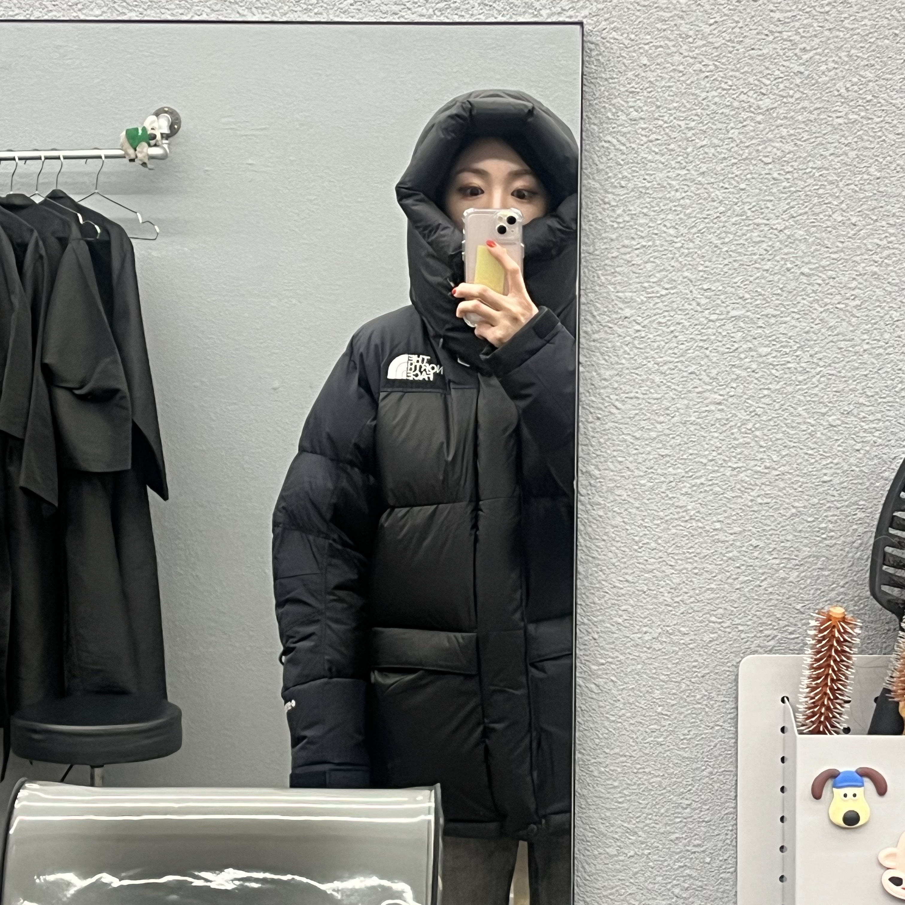 The North Face Him Down Parka Black 착용 스타일 - 1
