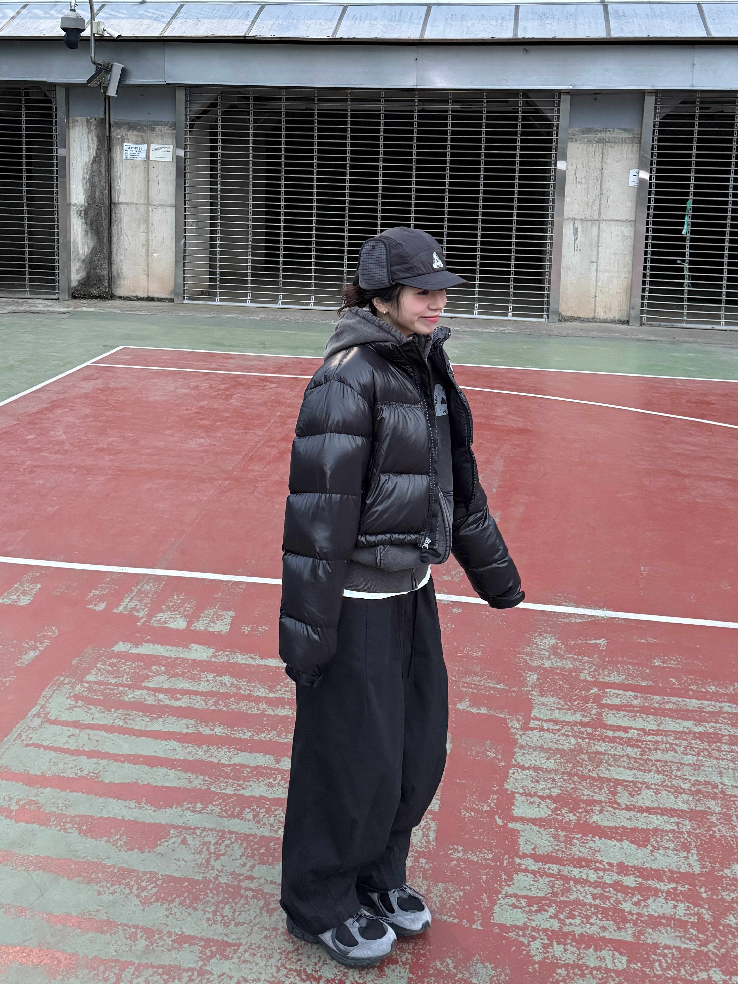 Palace Grid Fleece Reversible Earflap Hat Black - 22FW, (W) The North Face Nuptse Short Jacket TNF Black 착용 스타일 - 1