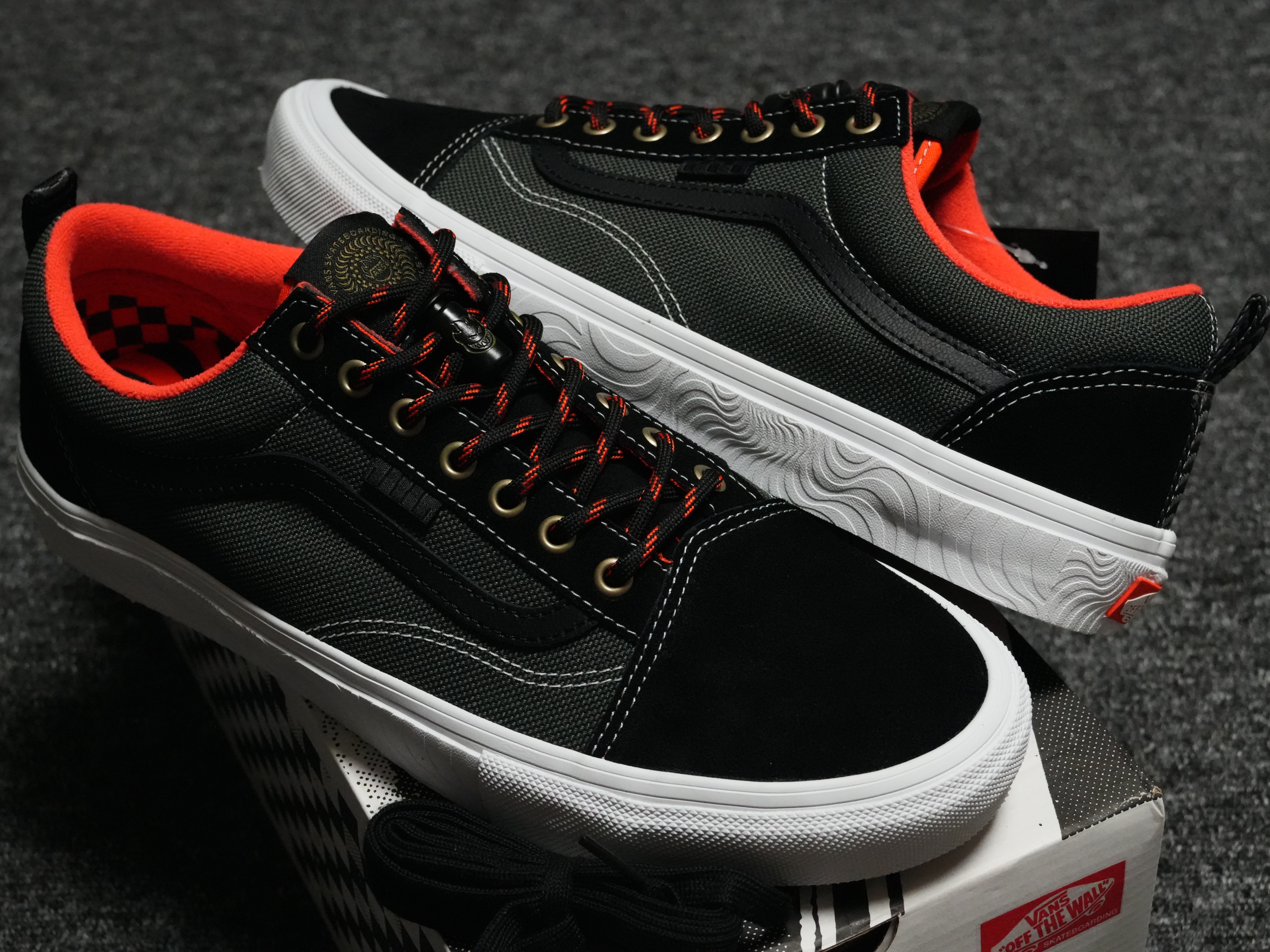 Vans x Spitfire Wheels Skate Old Skool Black Flame 착용 스타일