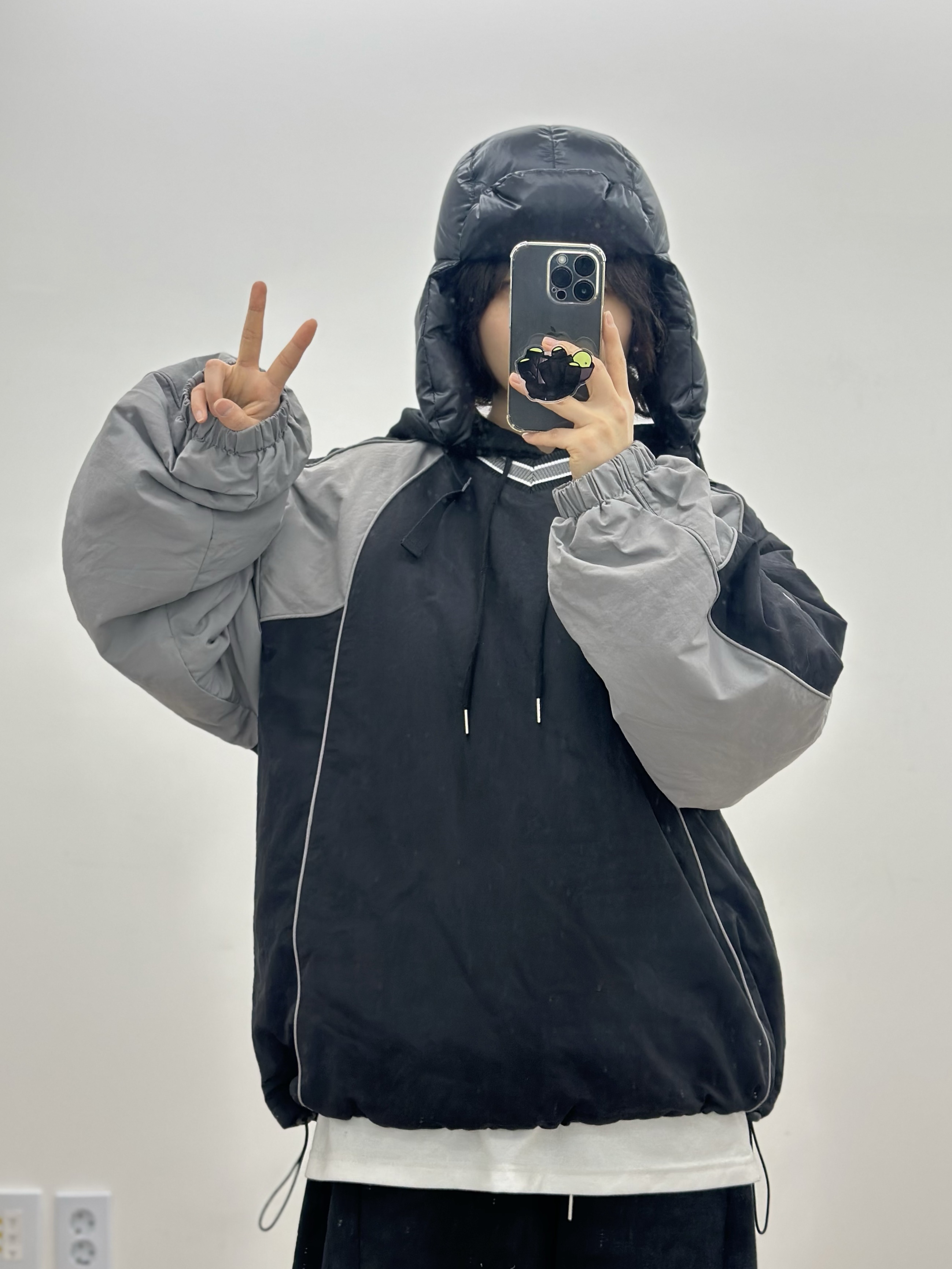 Supreme Featherweight Down Trooper Black - 23FW 착용 스타일 - 2