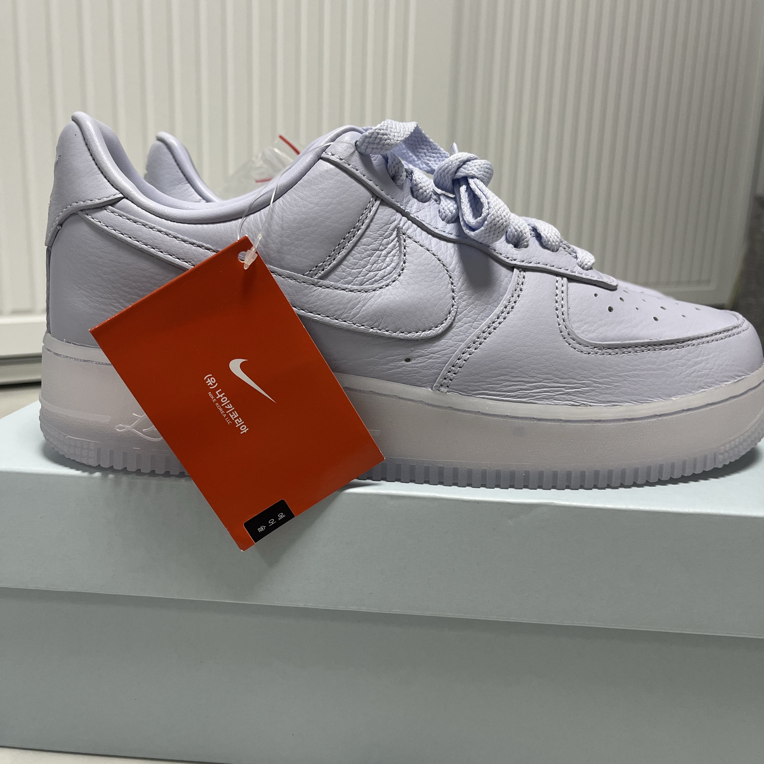 Nike x Drake Nocta Air Force 1 Low SP Certified Lover Boy Palest Purple Cobalt Tint 착용 스타일 - 3