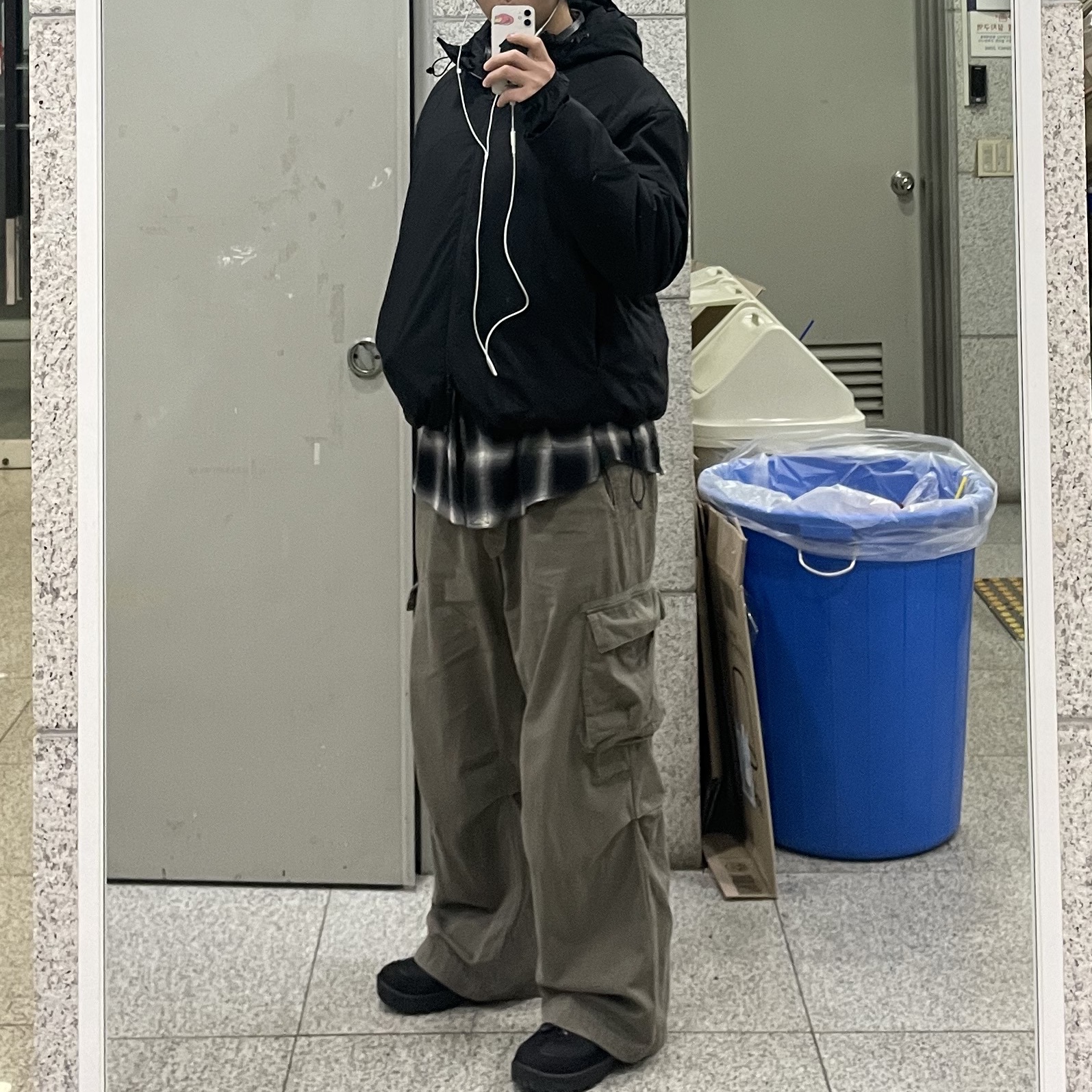 Polyteru Belted Cargo Pants 1.2v Olive Gray 착용 스타일