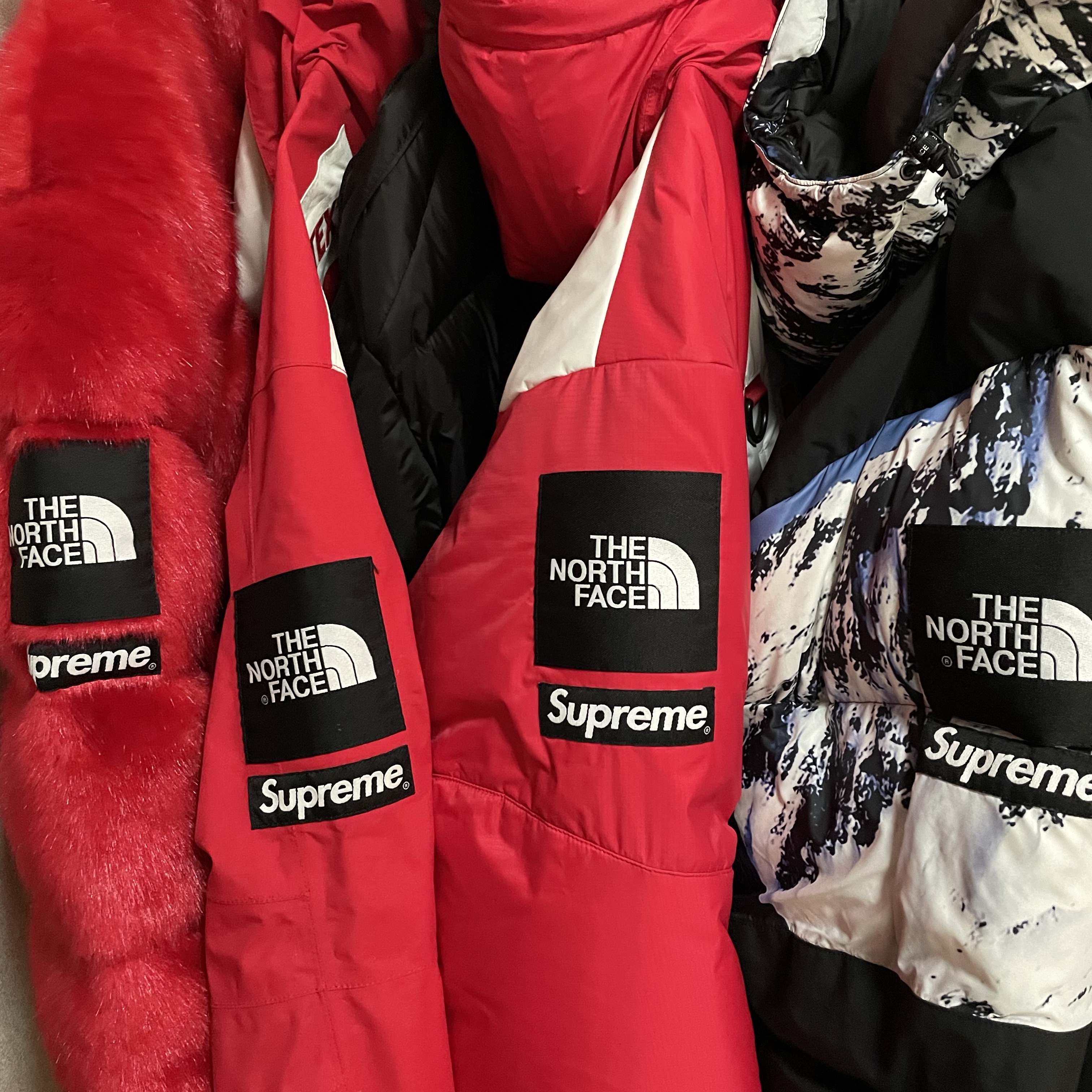 Supreme x The North Face Faux Fur Nuptse Jacket Red - 20FW, Supreme x The North Face Trans Antarctica Expedition Pullover Jacket Red - 17SS 착용 스타일
