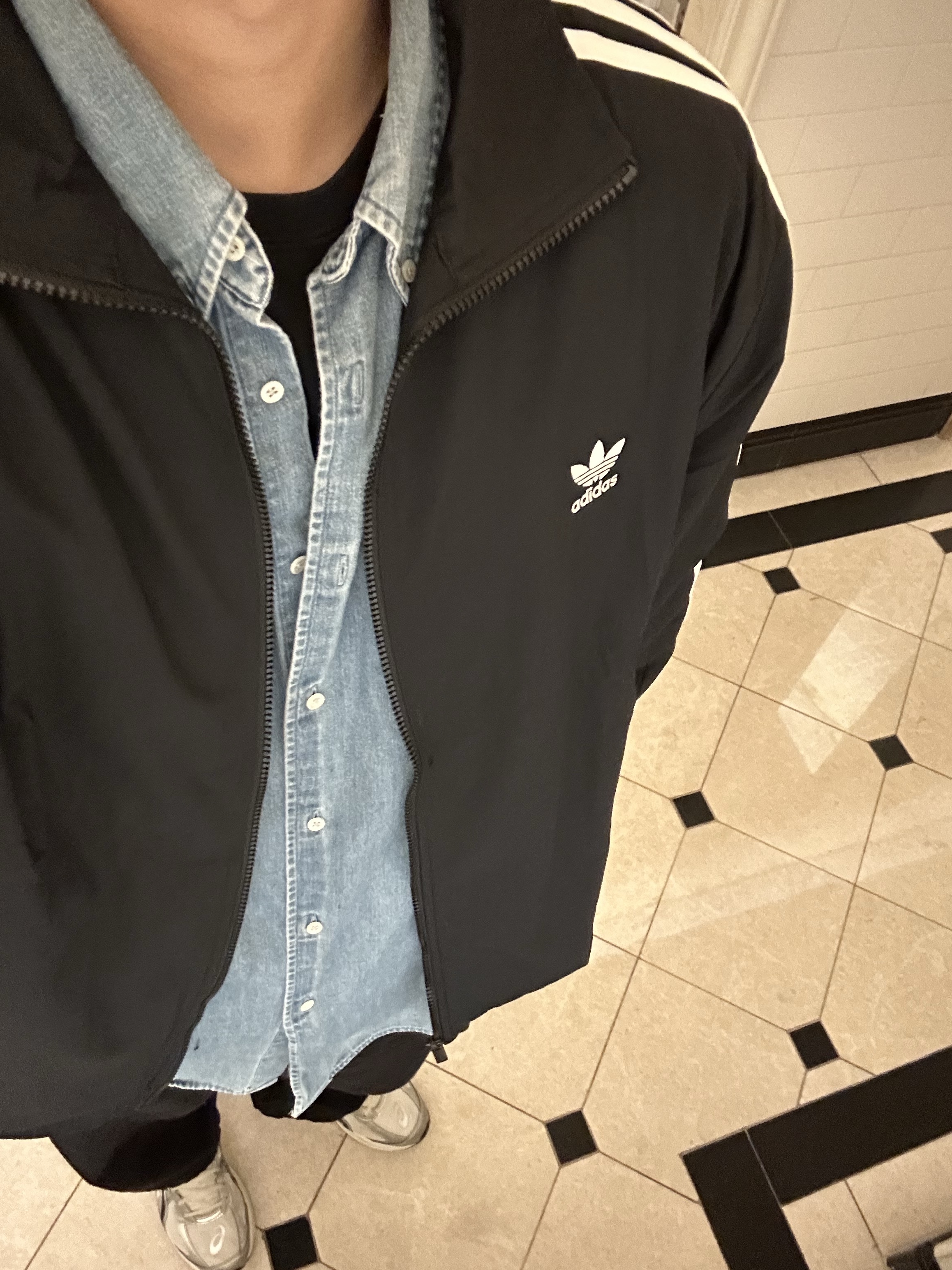 Adidas Adicolor Woven Firebird Track Top Black  - KR Sizing, Asics Jog 100 S White Black - 2E Wide 착용 스타일 - 2