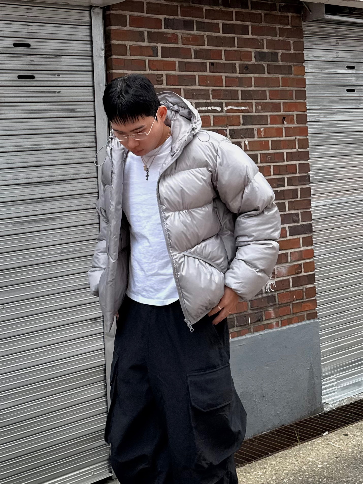 Balenciaga Stapler Sneaker Beige Grey, UGG Tasman Black 착용 스타일 - 4