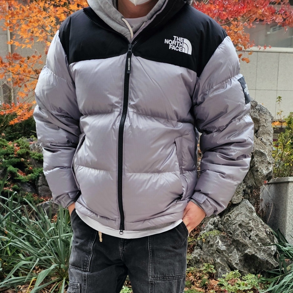 The North Face White Label Novelty Nuptse Down Jacket Heather Gray 착용 스타일